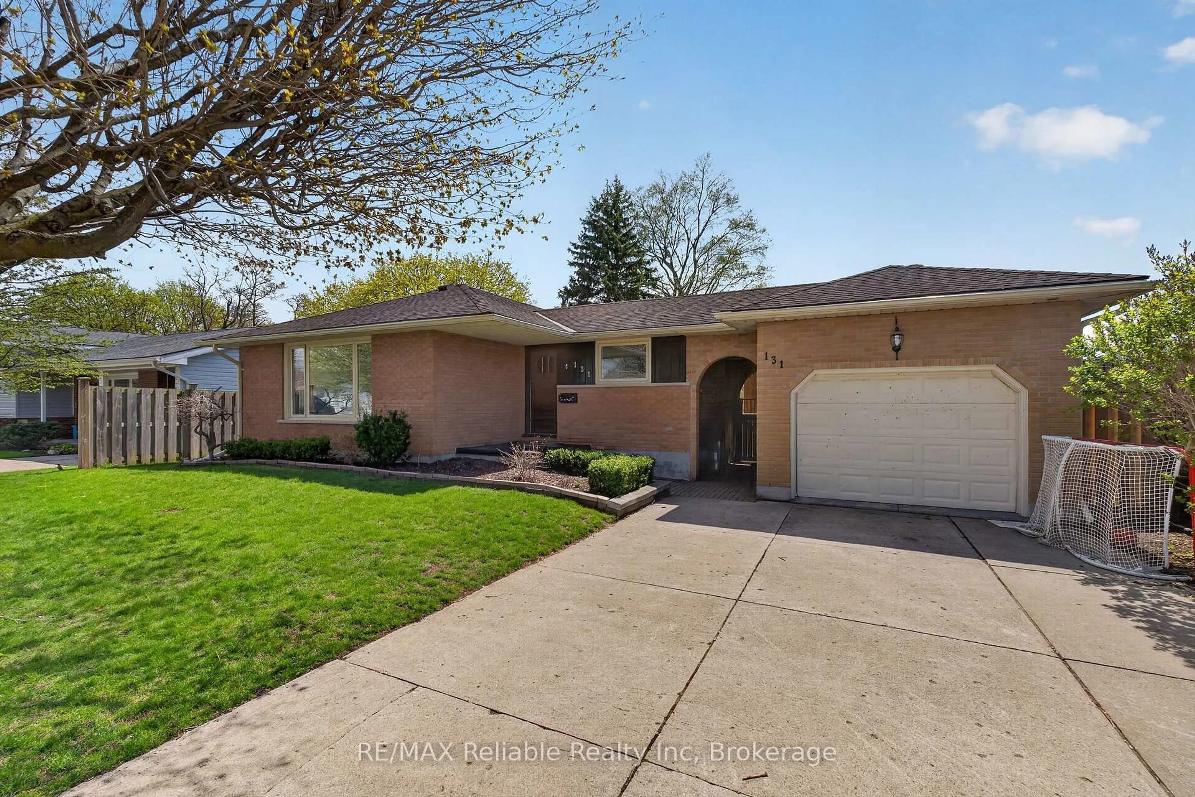 Unknown for 131 Cayley St, Goderich Ontario N7A 1Z9
