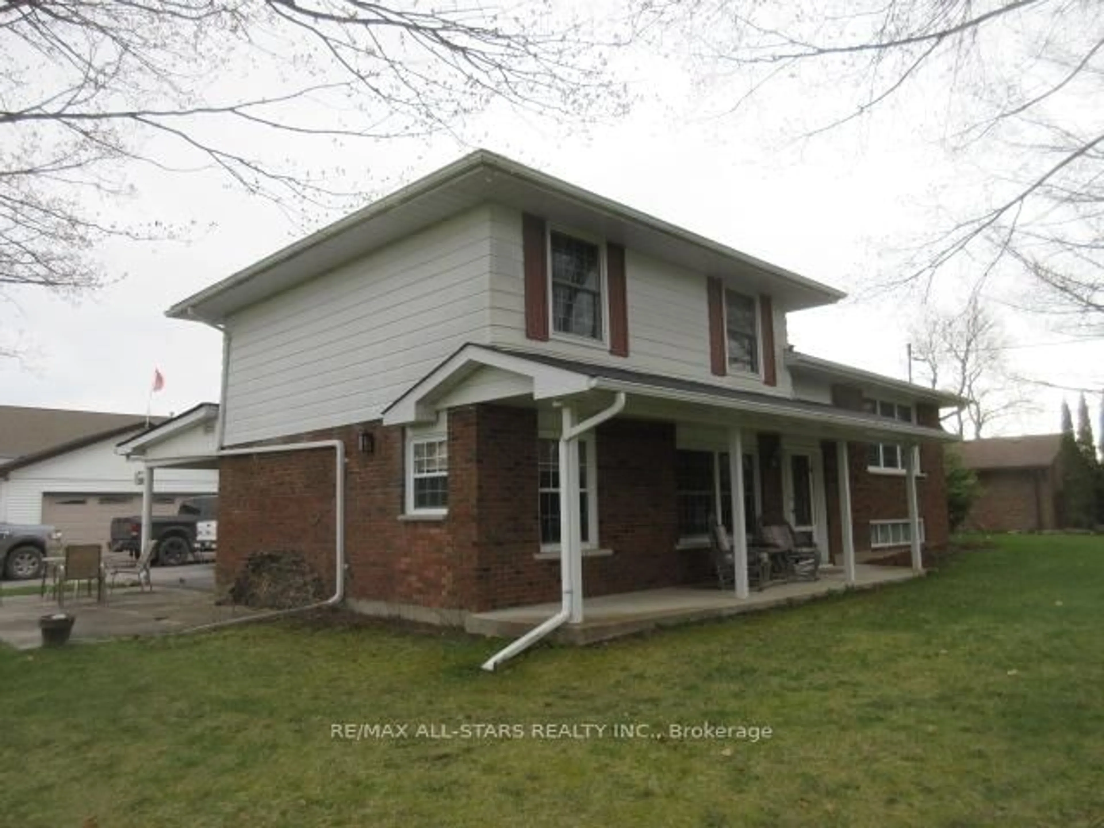 Home with brick exterior material, building for 137 Reid St, Kawartha Lakes Ontario K0M 1A0