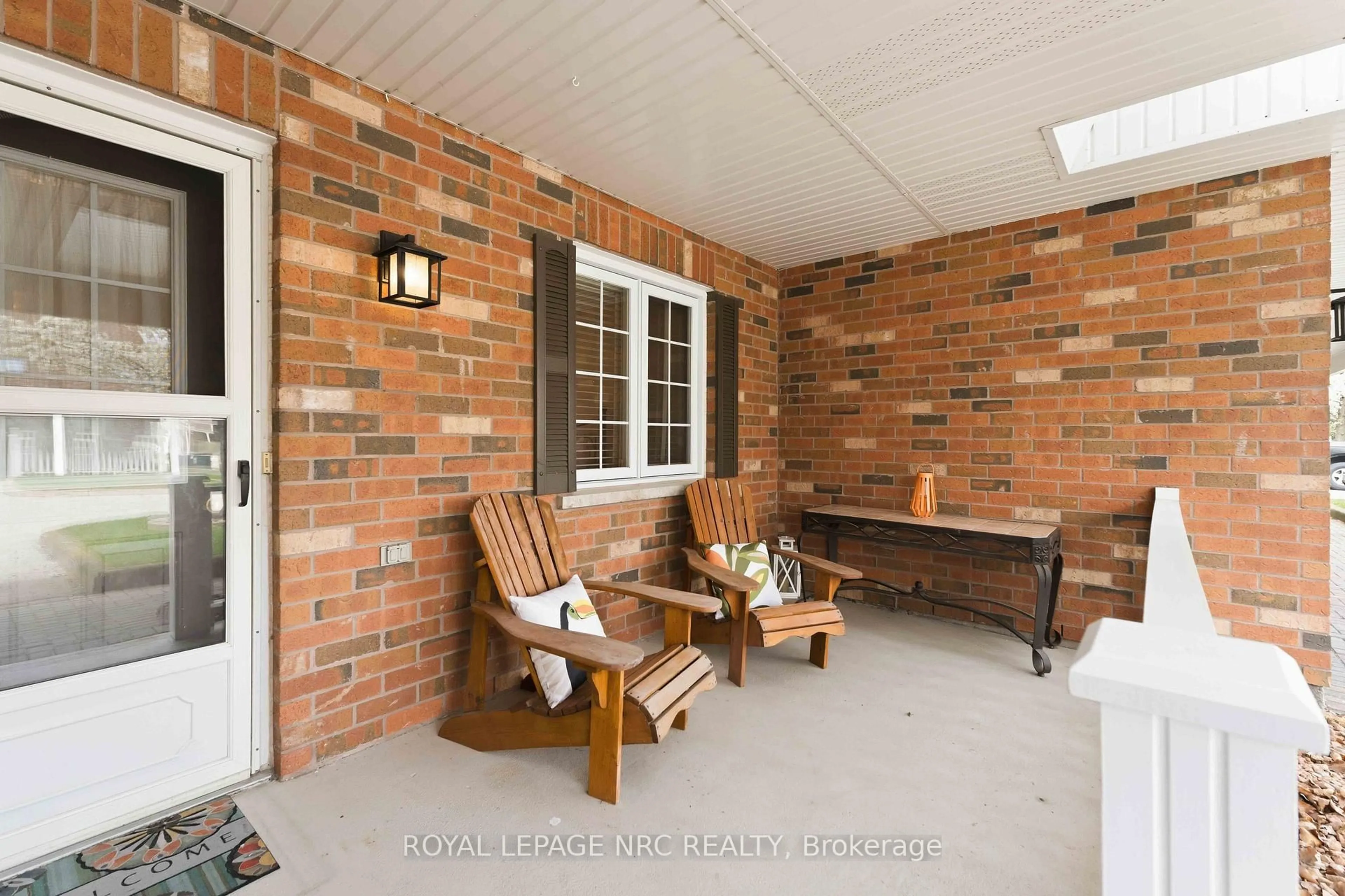 Patio, street for 4104 Loganberry Crt #2, Lincoln Ontario L0R 2C0