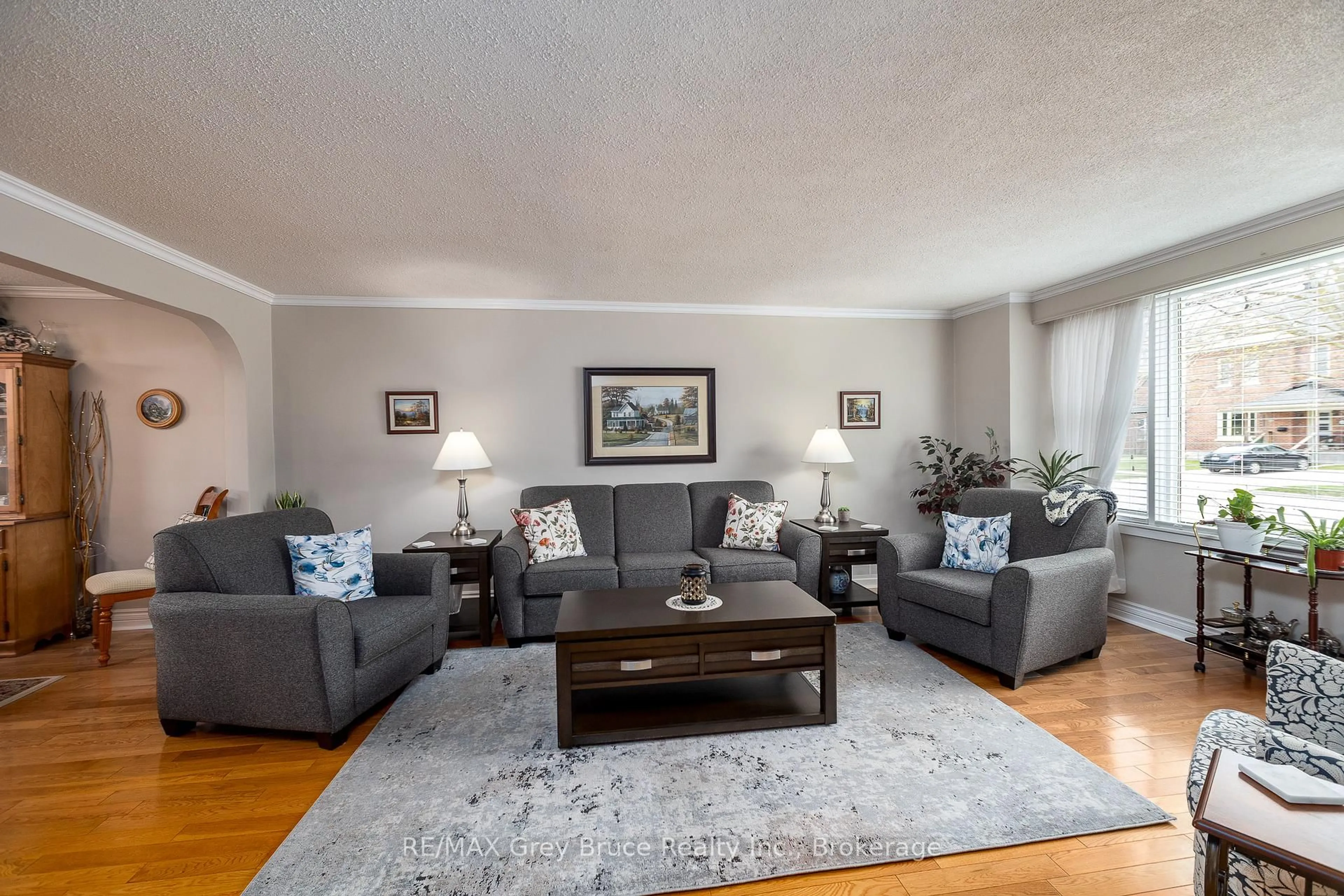 Living room with furniture, unknown for 1295 4th Ave, Owen Sound Ontario N4K 4W7