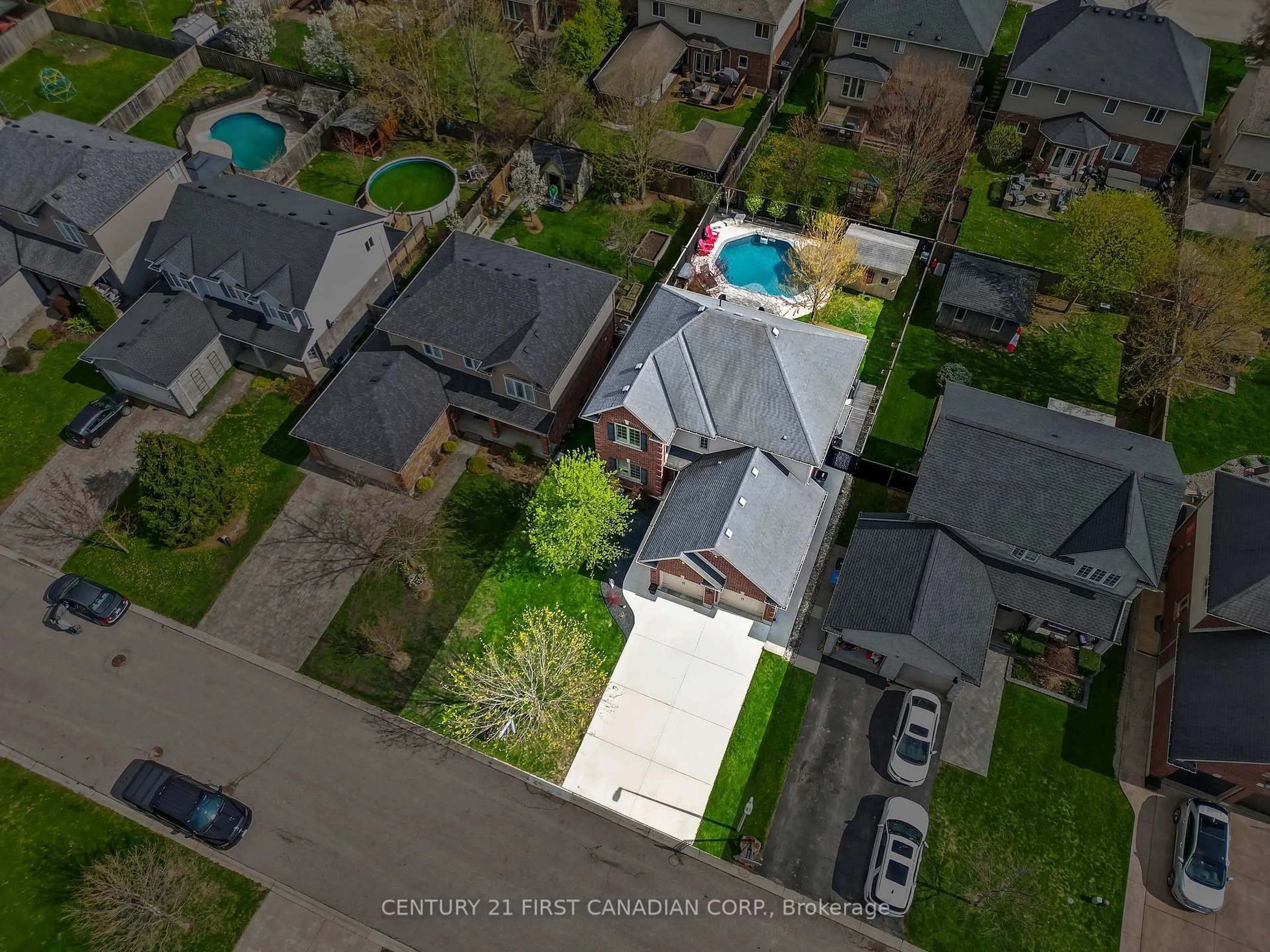 A pic from outside/outdoor area/front of a property/back of a property/a pic from drone, street for 35 Wood Lily Lane, Middlesex Centre Ontario N0M 2A0