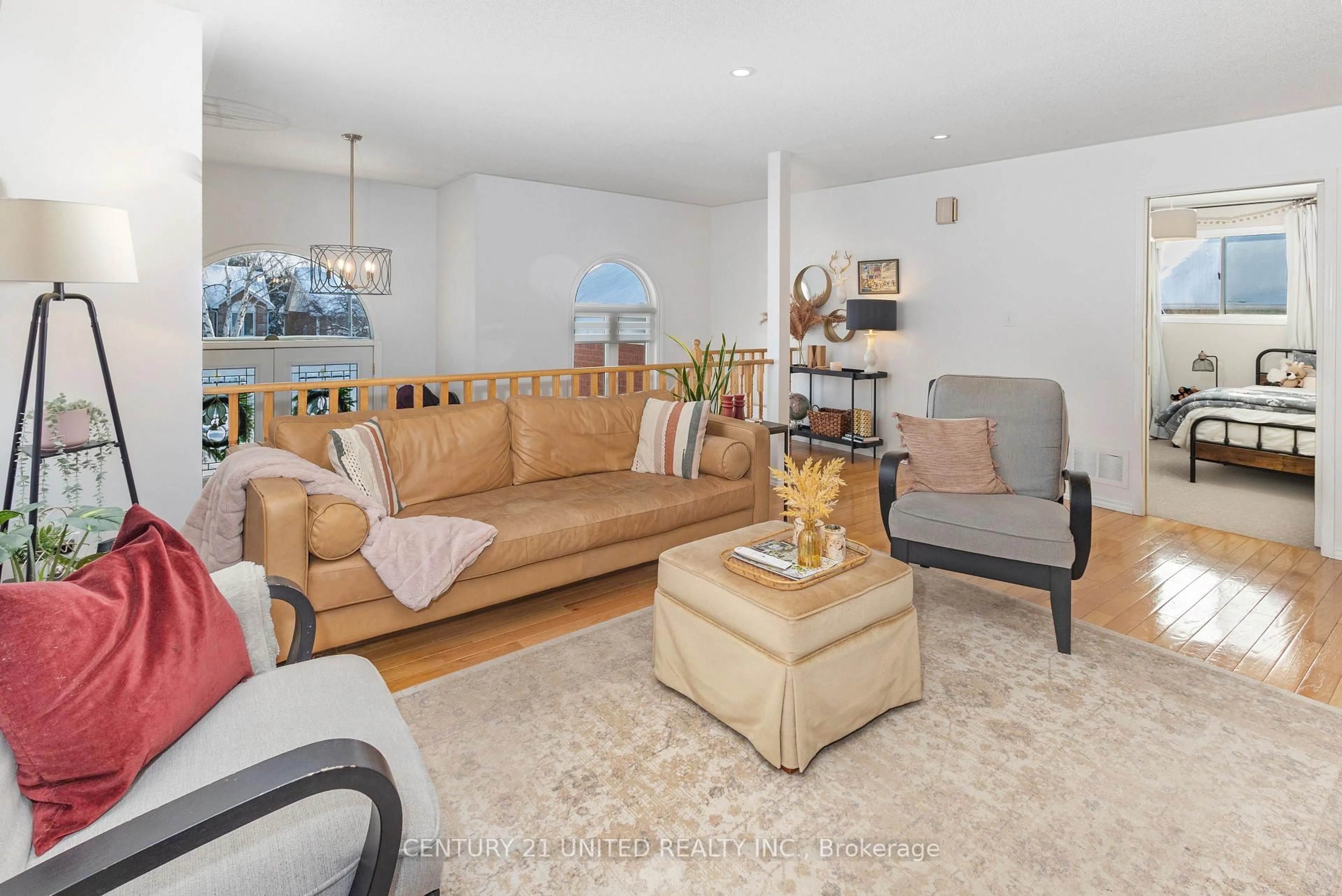 Living room with furniture, unknown for 1455 Glenforest Cres, Peterborough Ontario K9K 2J2