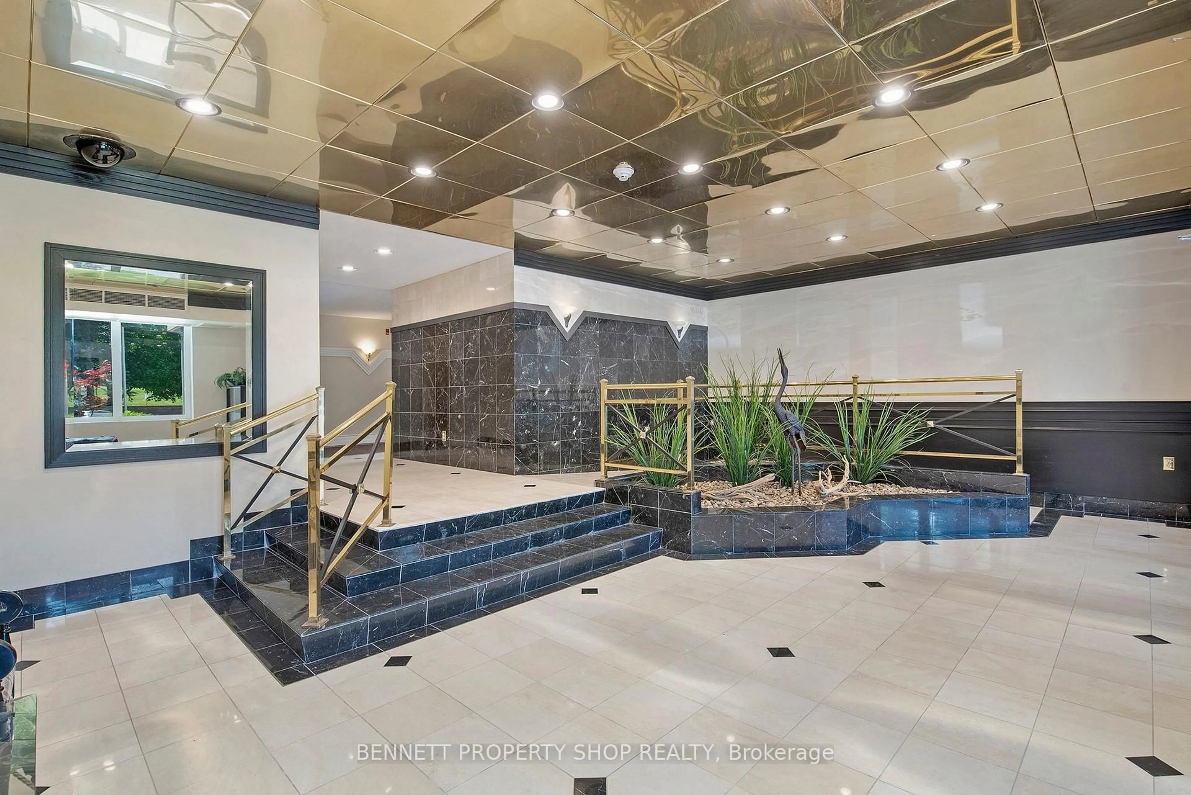 Lobby for 3099 Carling Ave #305, Ottawa Ontario K2H 5A6