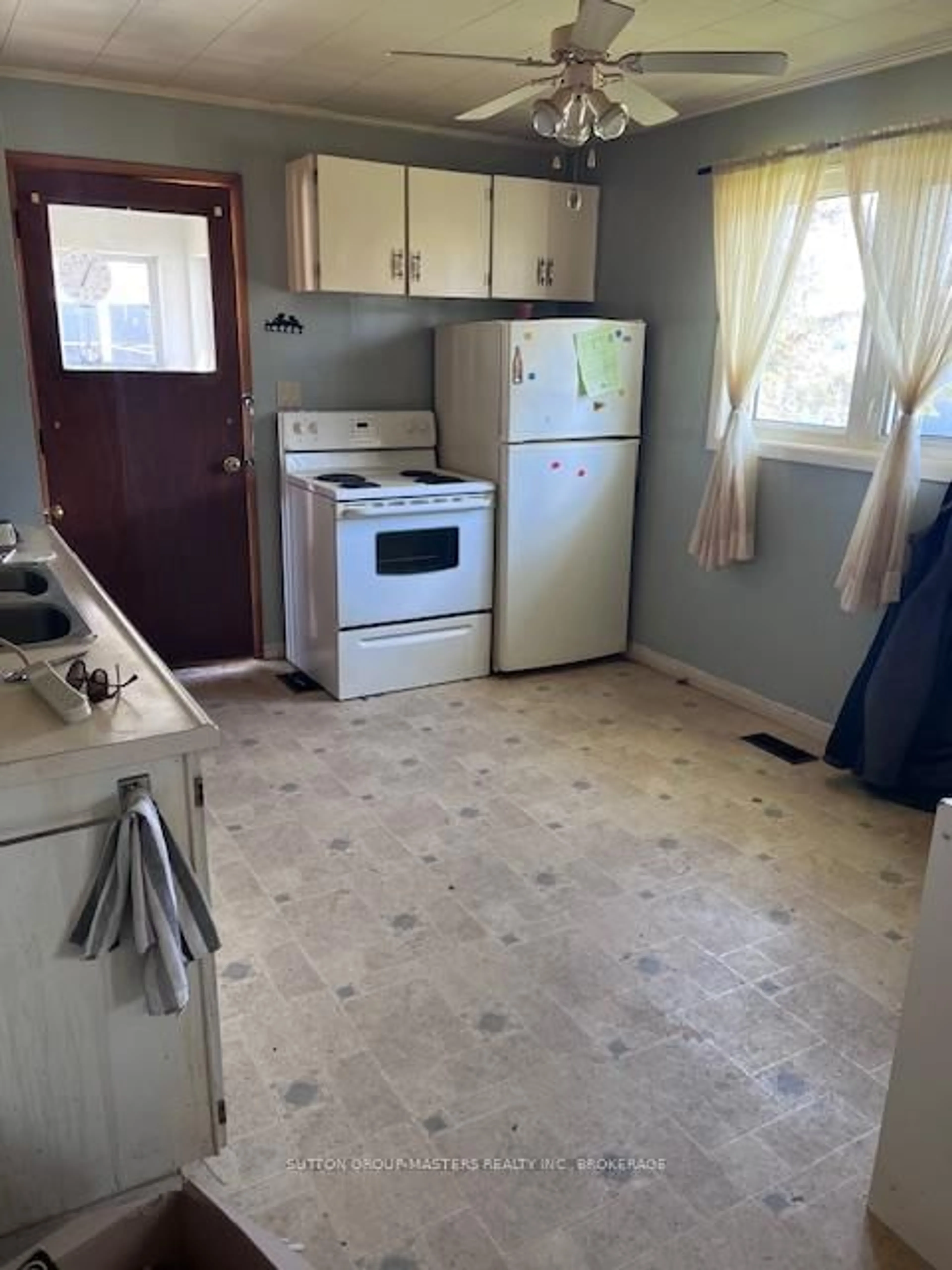 Standard kitchen, unknown for 302 County 8 Rd, Elizabethtown-Kitley Ontario K0E 1Y0