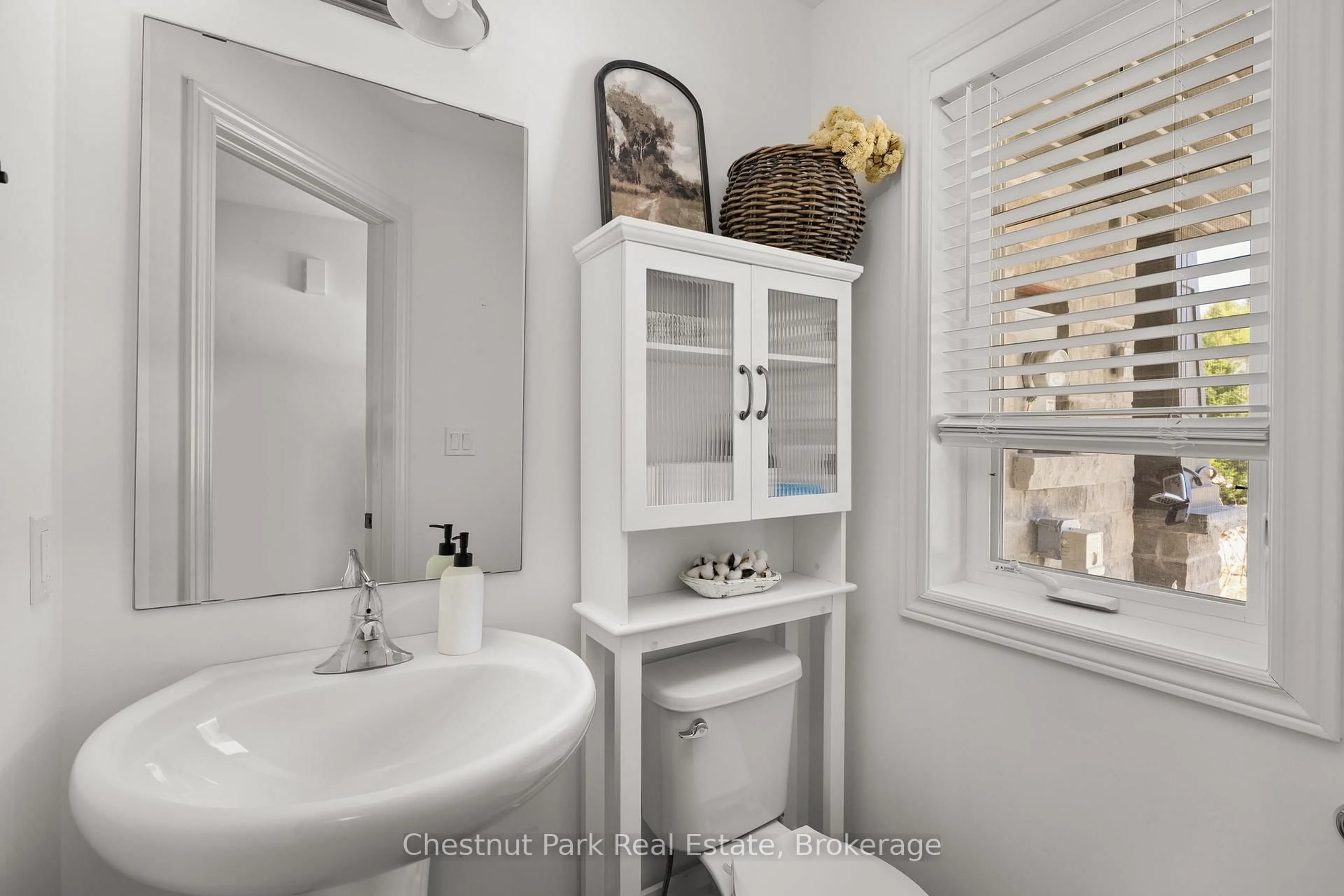 Standard bathroom, ceramic/tile floor for 5 Brookside Crossing, Huntsville Ontario P1H 1C9