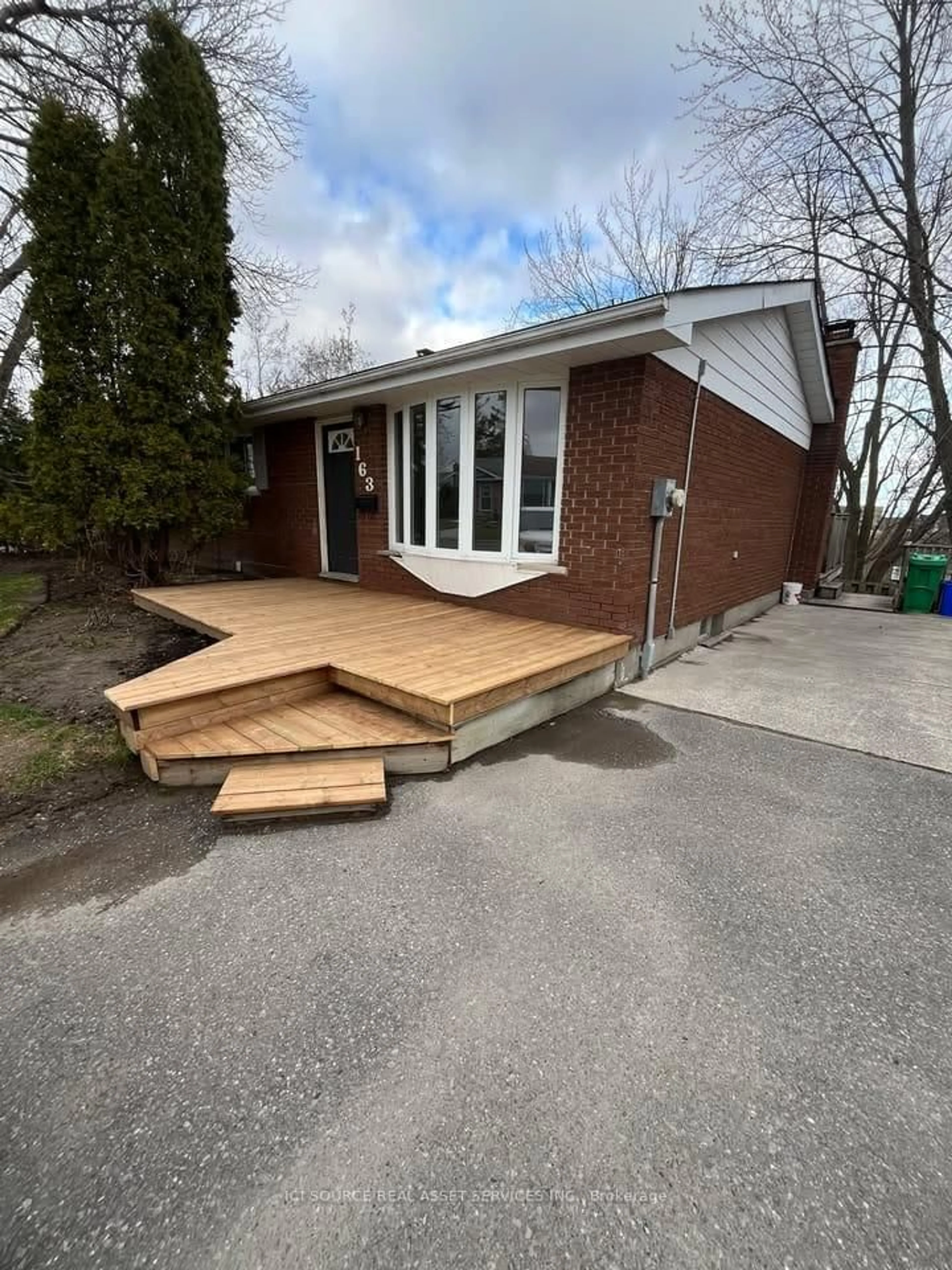 Unknown for 163 Herbert St, Peterborough Ontario K9H 6J1
