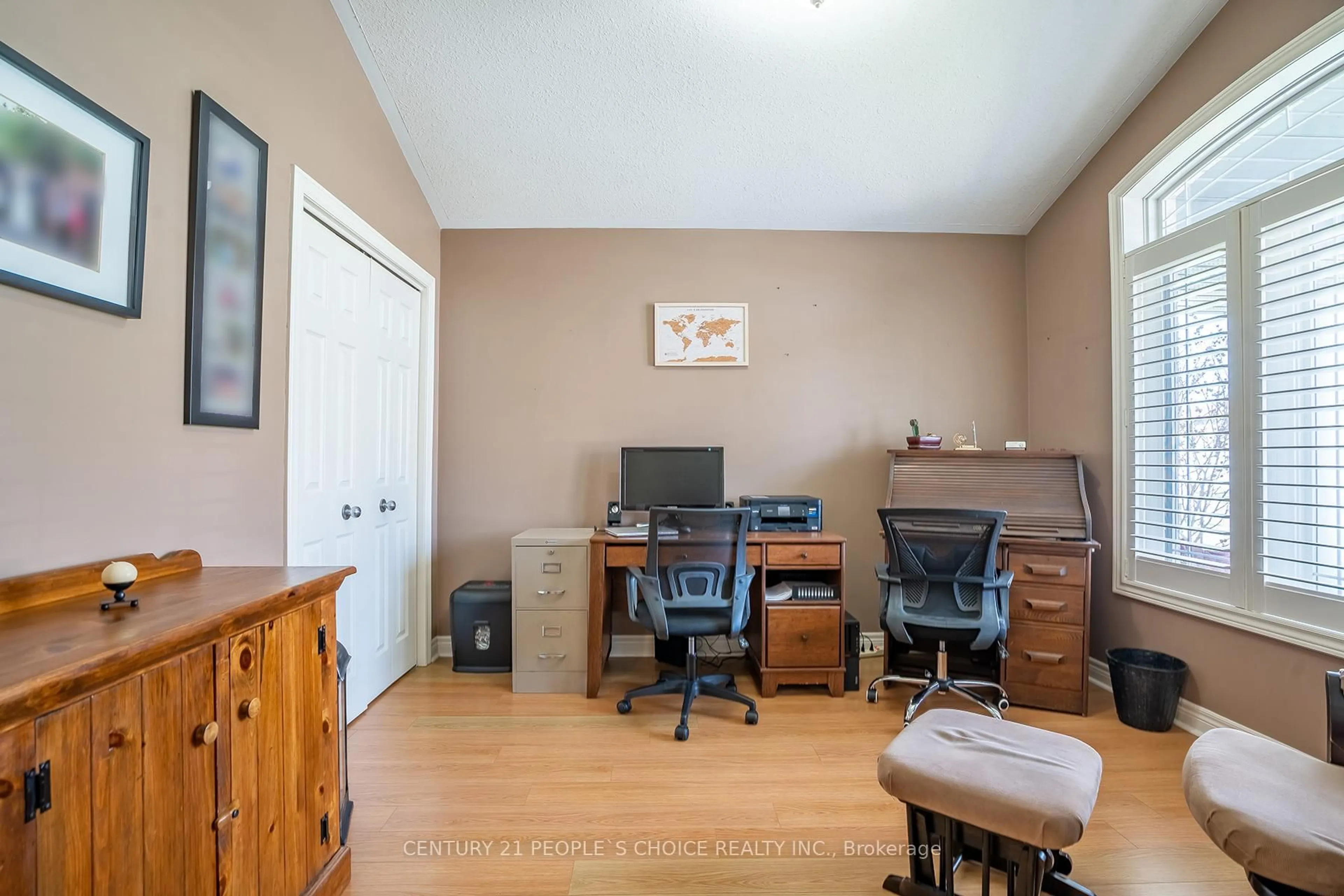 A pic of a room for 5438 Morning Glory Crt, Niagara Falls Ontario L2J 0A3