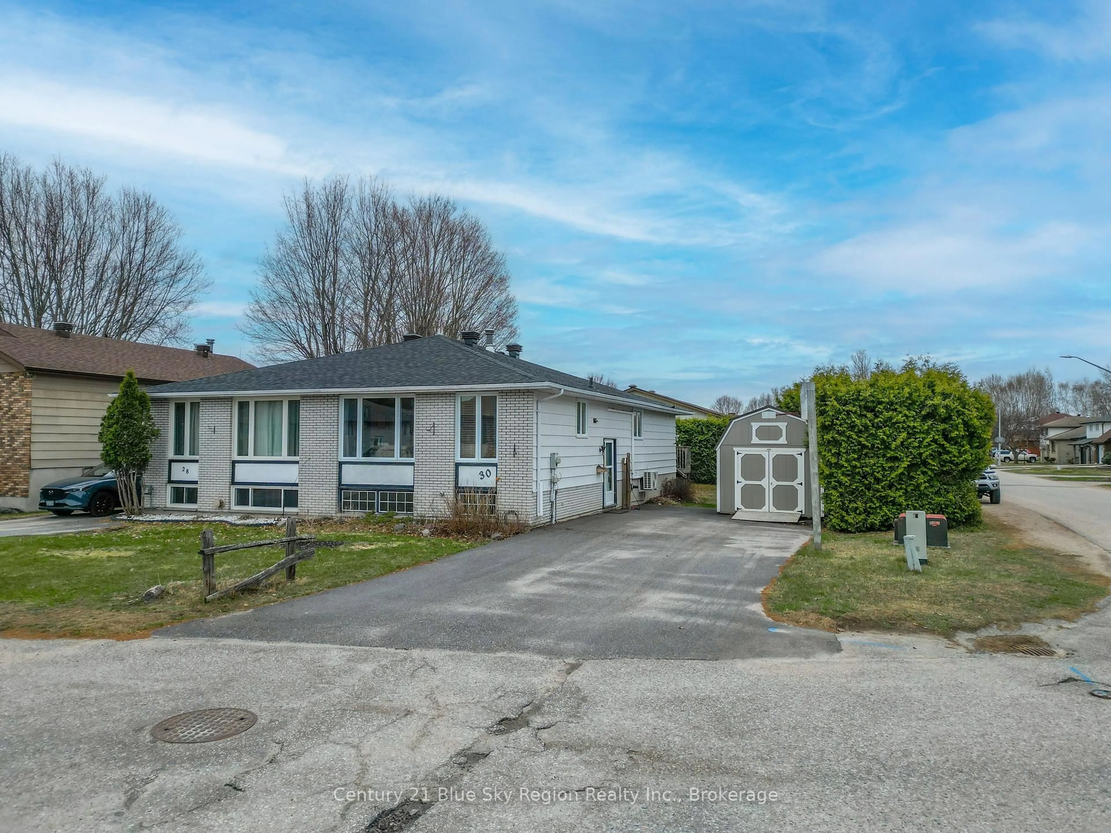 A pic from outside/outdoor area/front of a property/back of a property/a pic from drone, street for 30 Harris Dr, North Bay Ontario P1A 3Z2