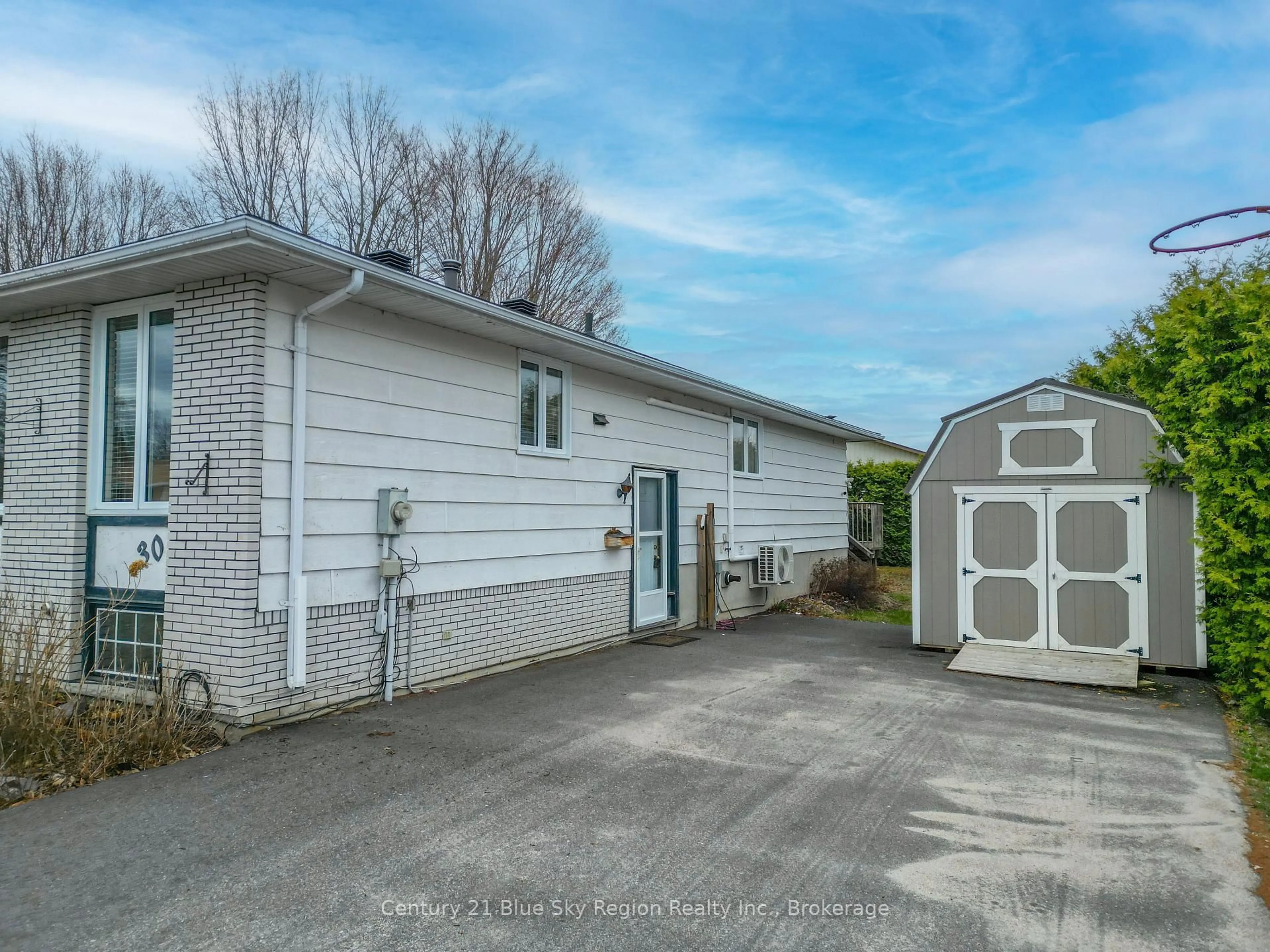A pic from outside/outdoor area/front of a property/back of a property/a pic from drone, street for 30 Harris Dr, North Bay Ontario P1A 3Z2