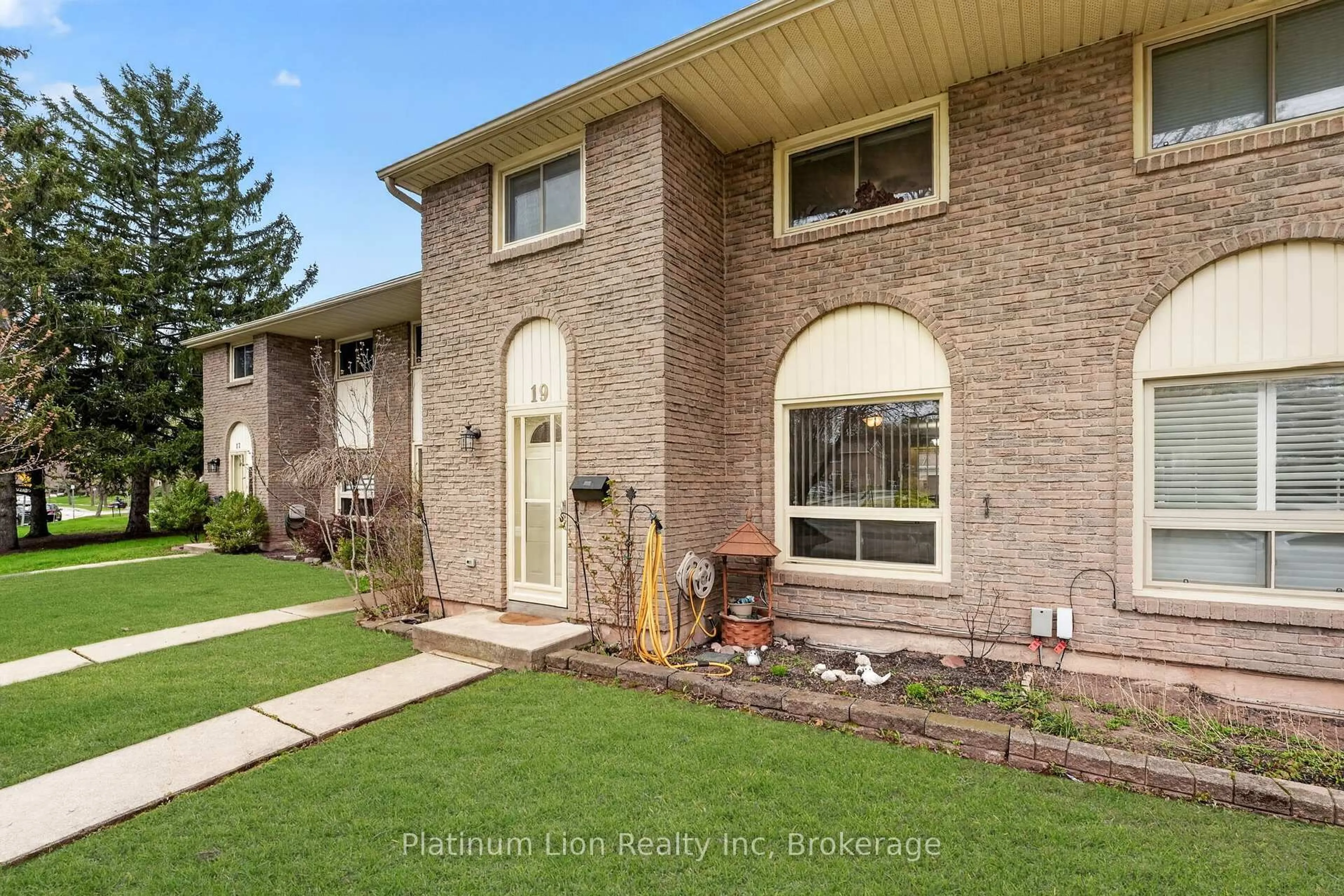 Home with brick exterior material, street for 150 Gateshead Cres #19, Hamilton Ontario L8G 4A7