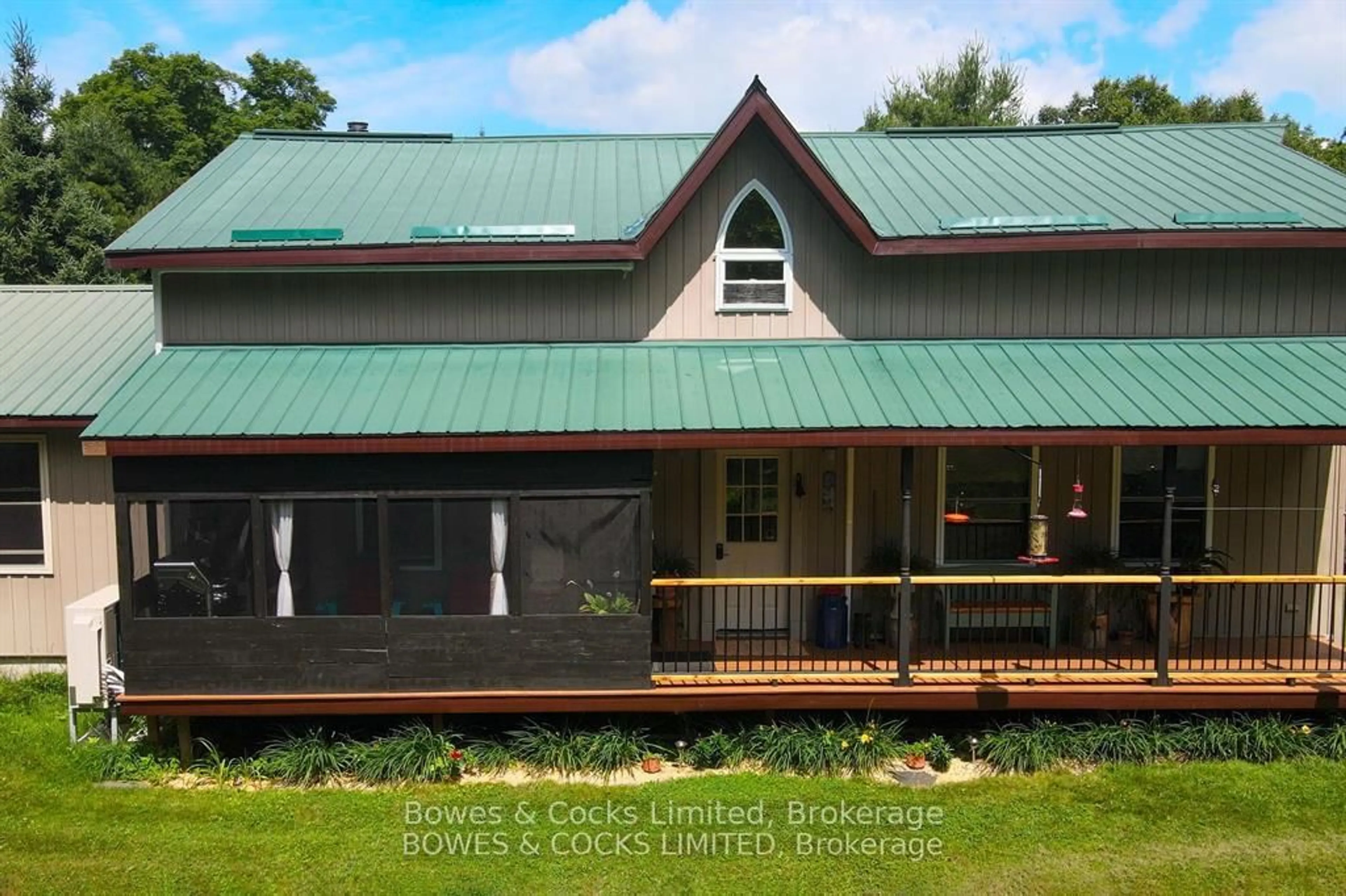 Home with vinyl exterior material, building for 72 Jones Rd, Coe Hill Ontario K0L 1P0