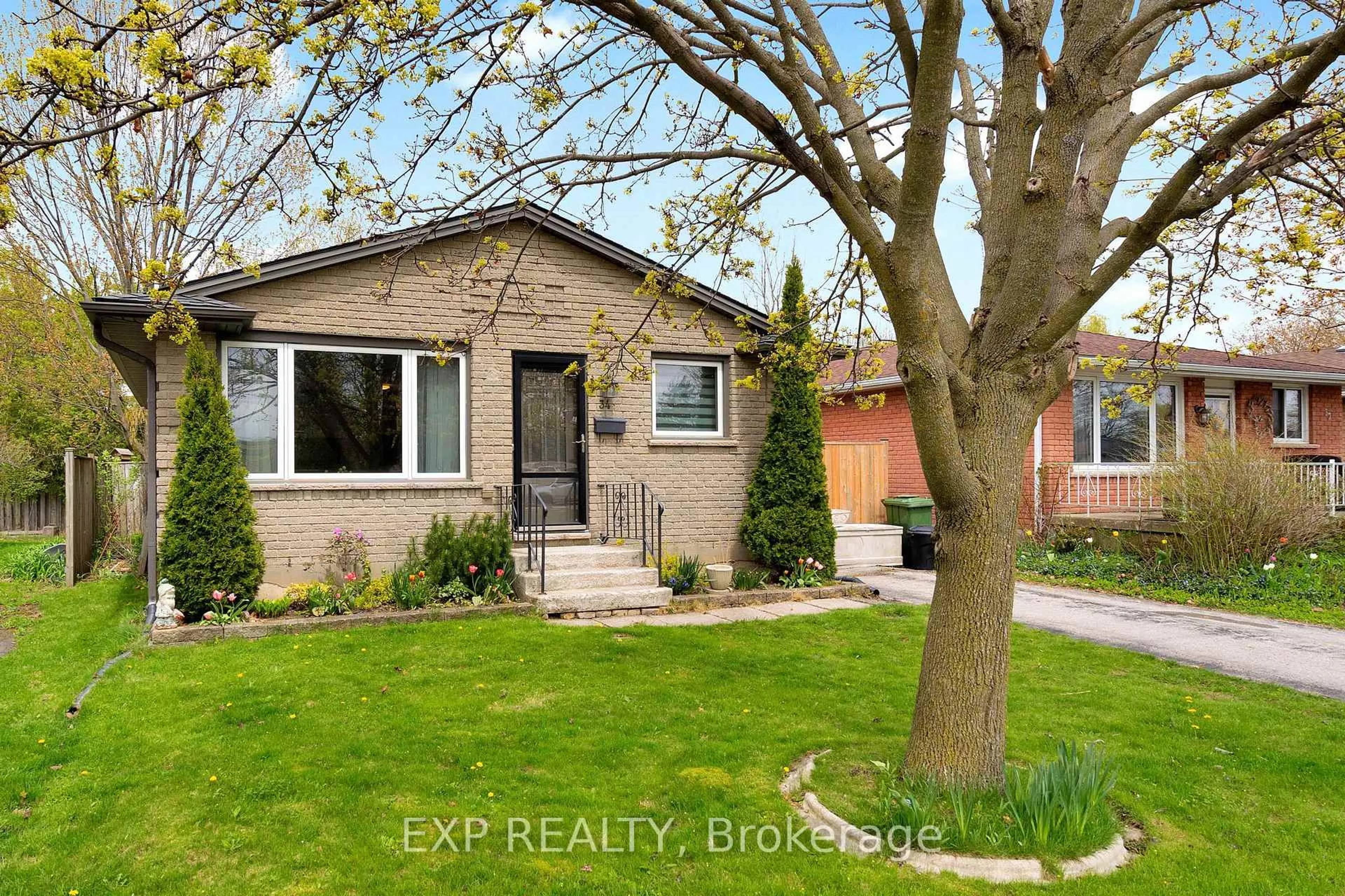 Home with brick exterior material, street for 34 Taylor Cres, St. Thomas Ontario N5R 5J4