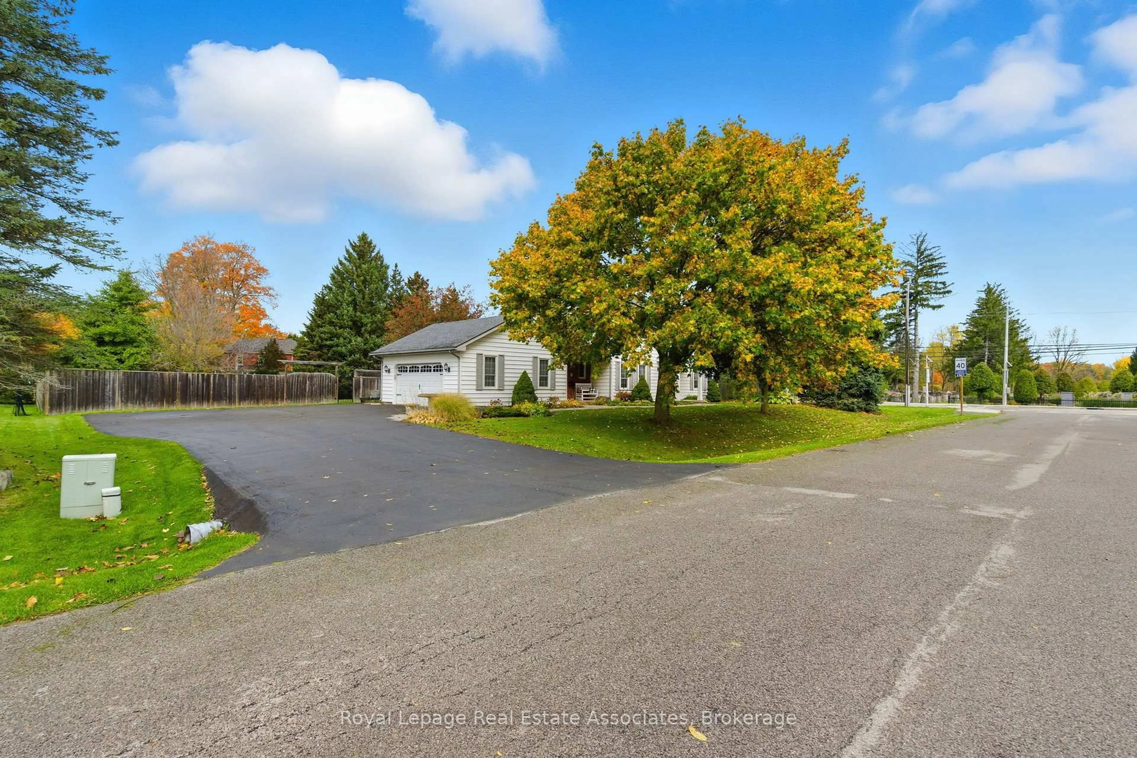 A pic from outside/outdoor area/front of a property/back of a property/a pic from drone, street for 1 Meander Clse, Hamilton Ontario L0R 1H1