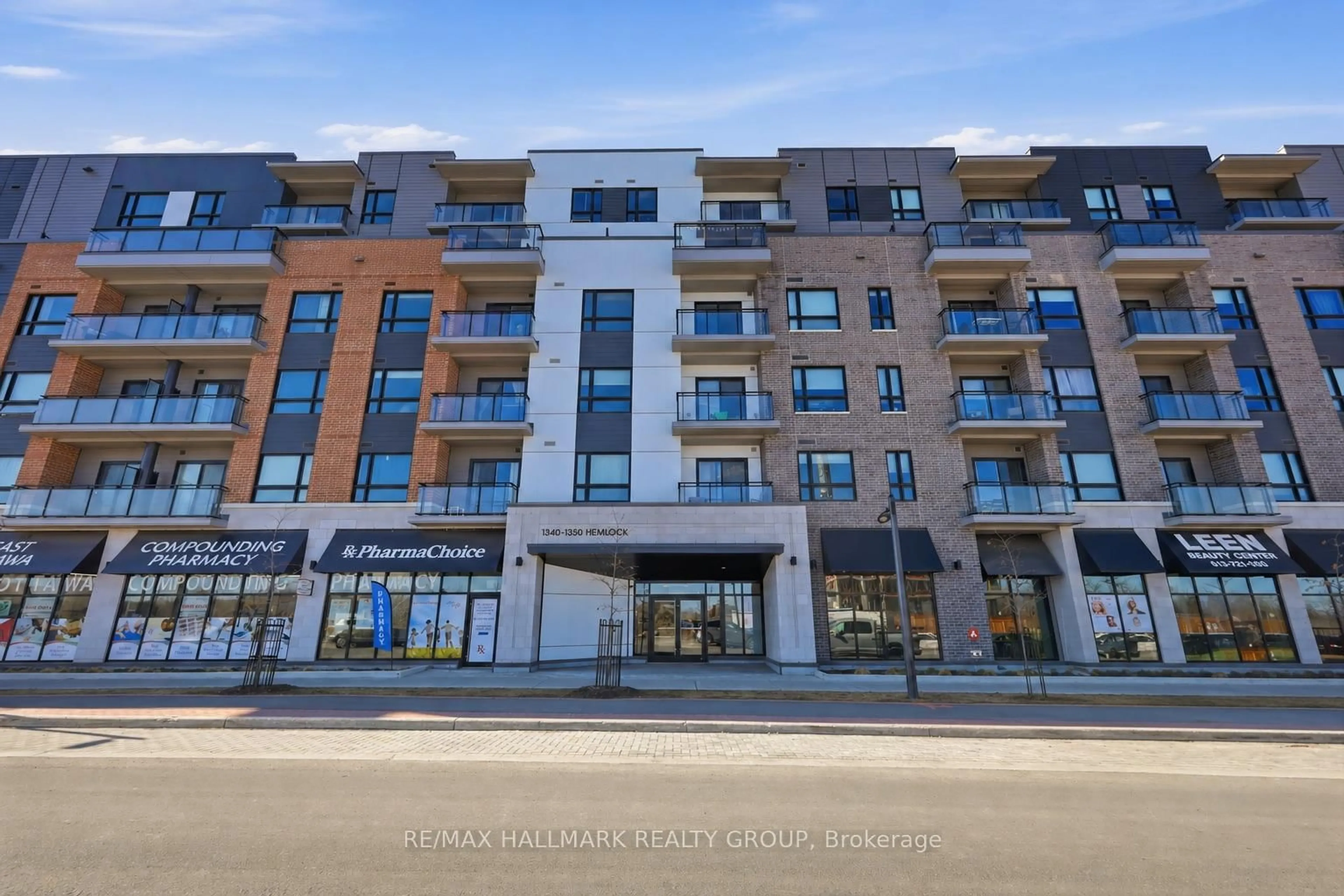 Unknown for 1350 Hemlock Rd #218, Ottawa Ontario K1K 5C2
