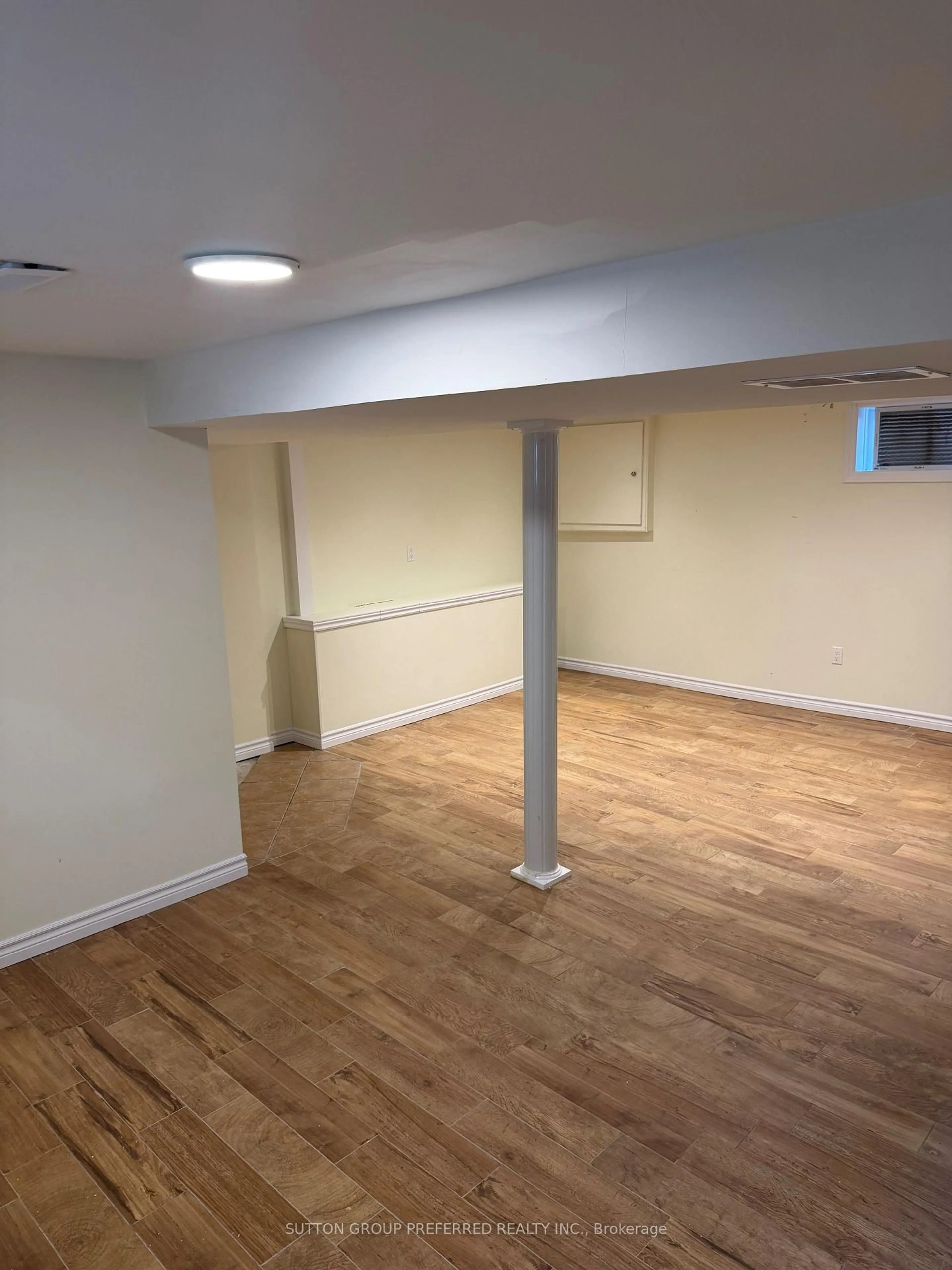A pic of a room for 335 Vancouver St, London East Ontario N5W 4S5