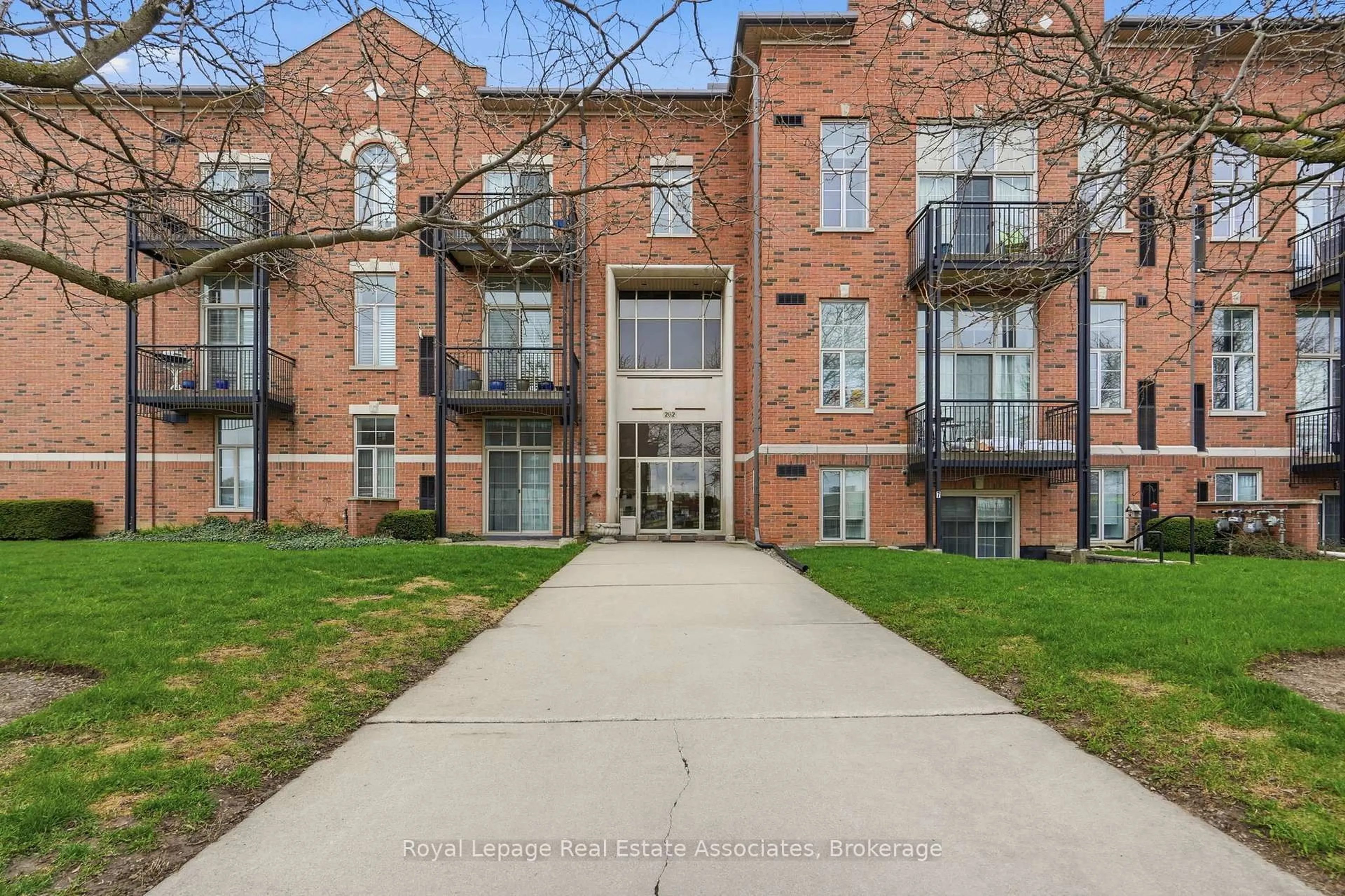 Unknown for 262 Dundas St #216, Hamilton Ontario L8B 1A9