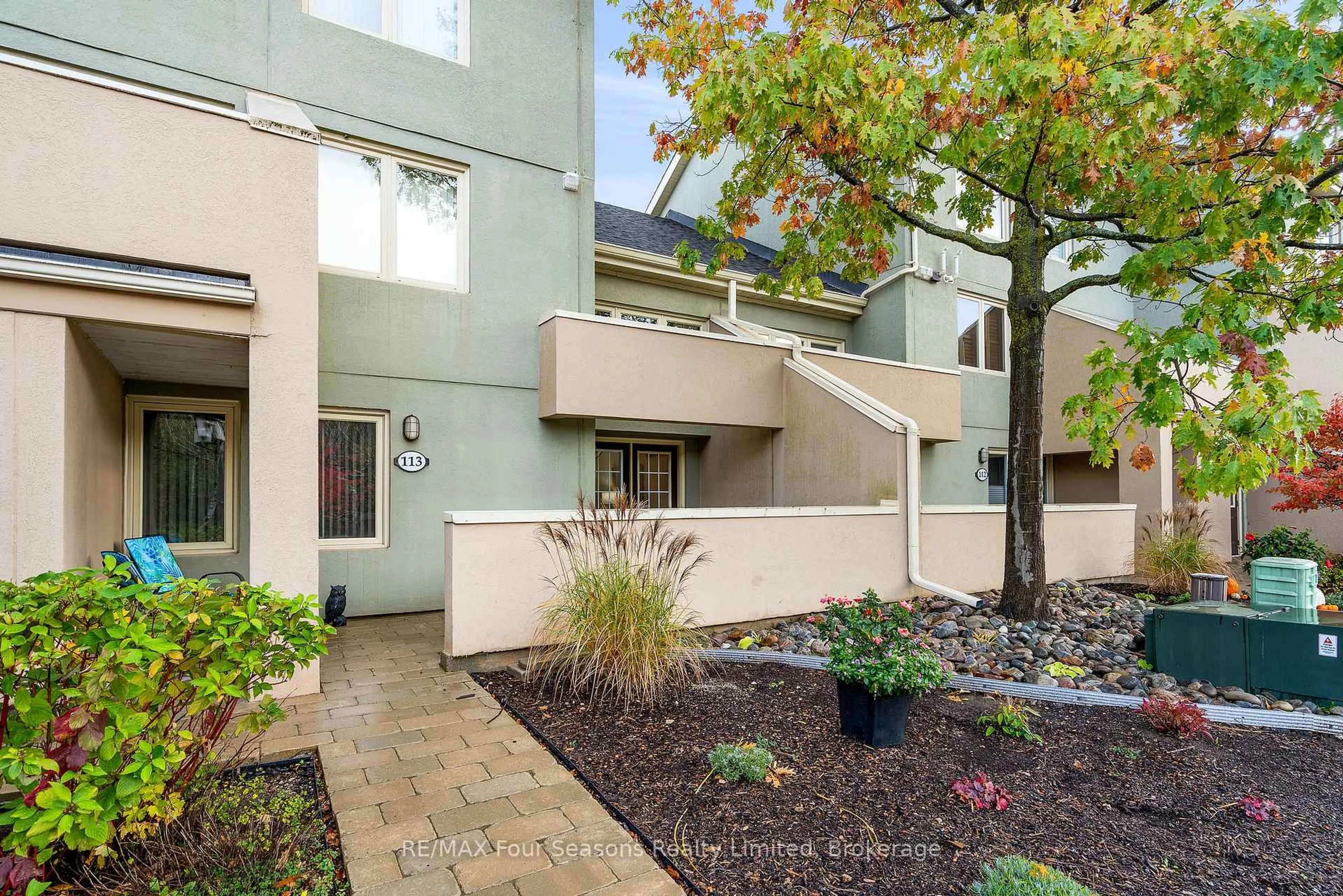 Patio, street for 107 Wintergreen Pl #113, Blue Mountains Ontario L9Y 0P8