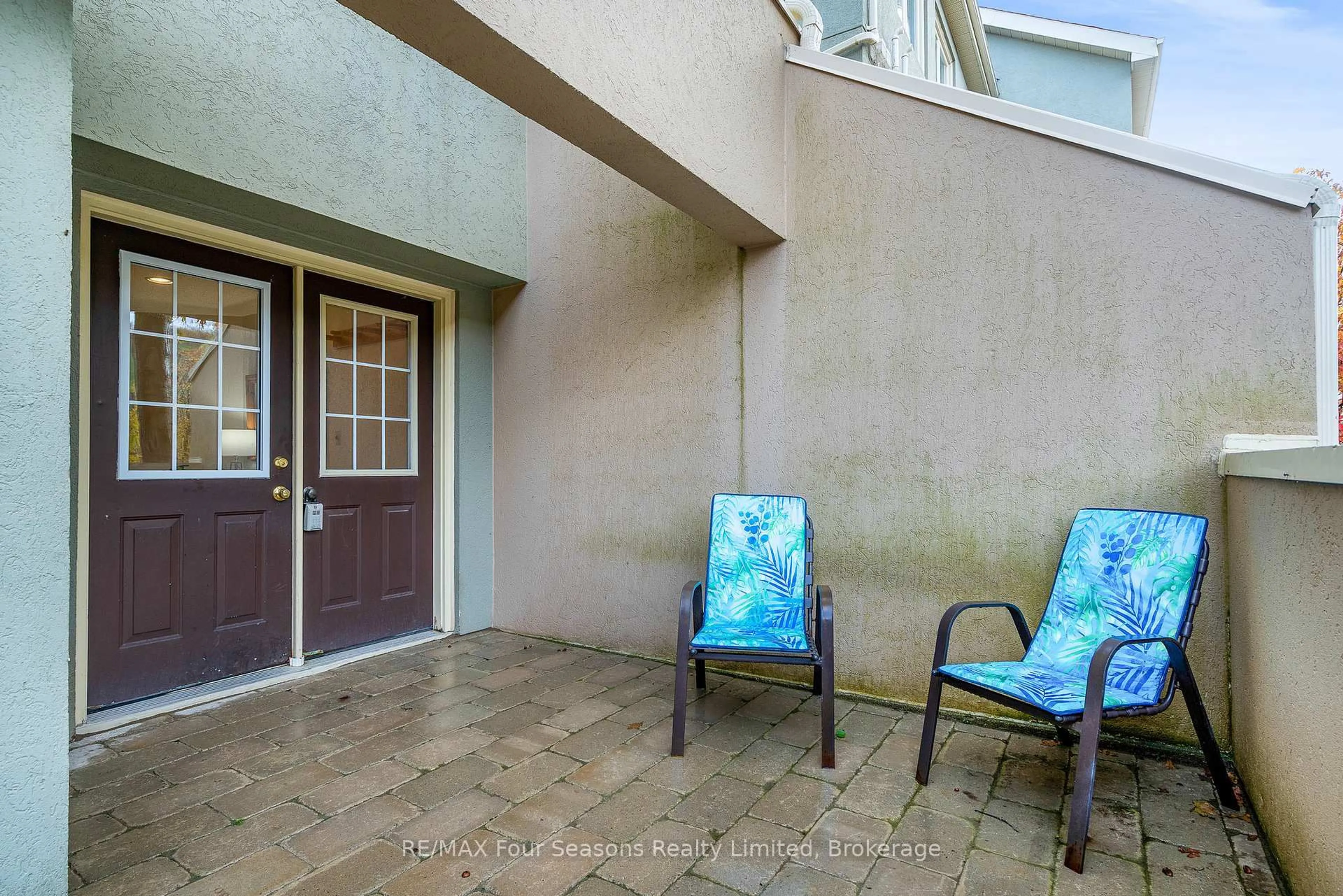 Patio, street for 107 Wintergreen Pl #113, Blue Mountains Ontario L9Y 0P8
