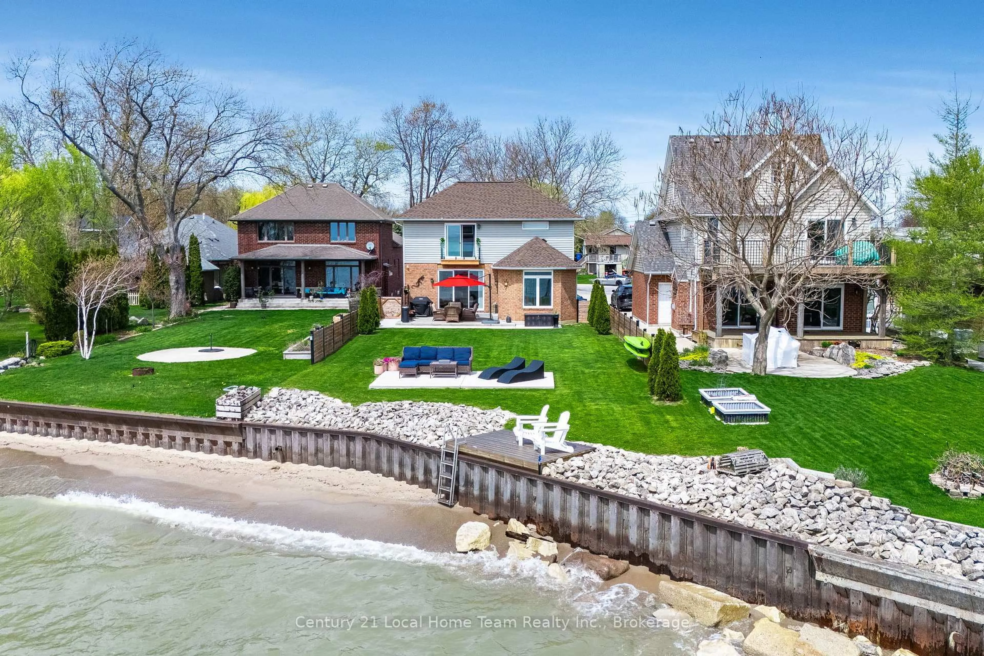 A pic from outside/outdoor area/front of a property/back of a property/a pic from drone, water/lake/river/ocean view for 533 Cumberland Way, Essex Ontario N0R 1G0