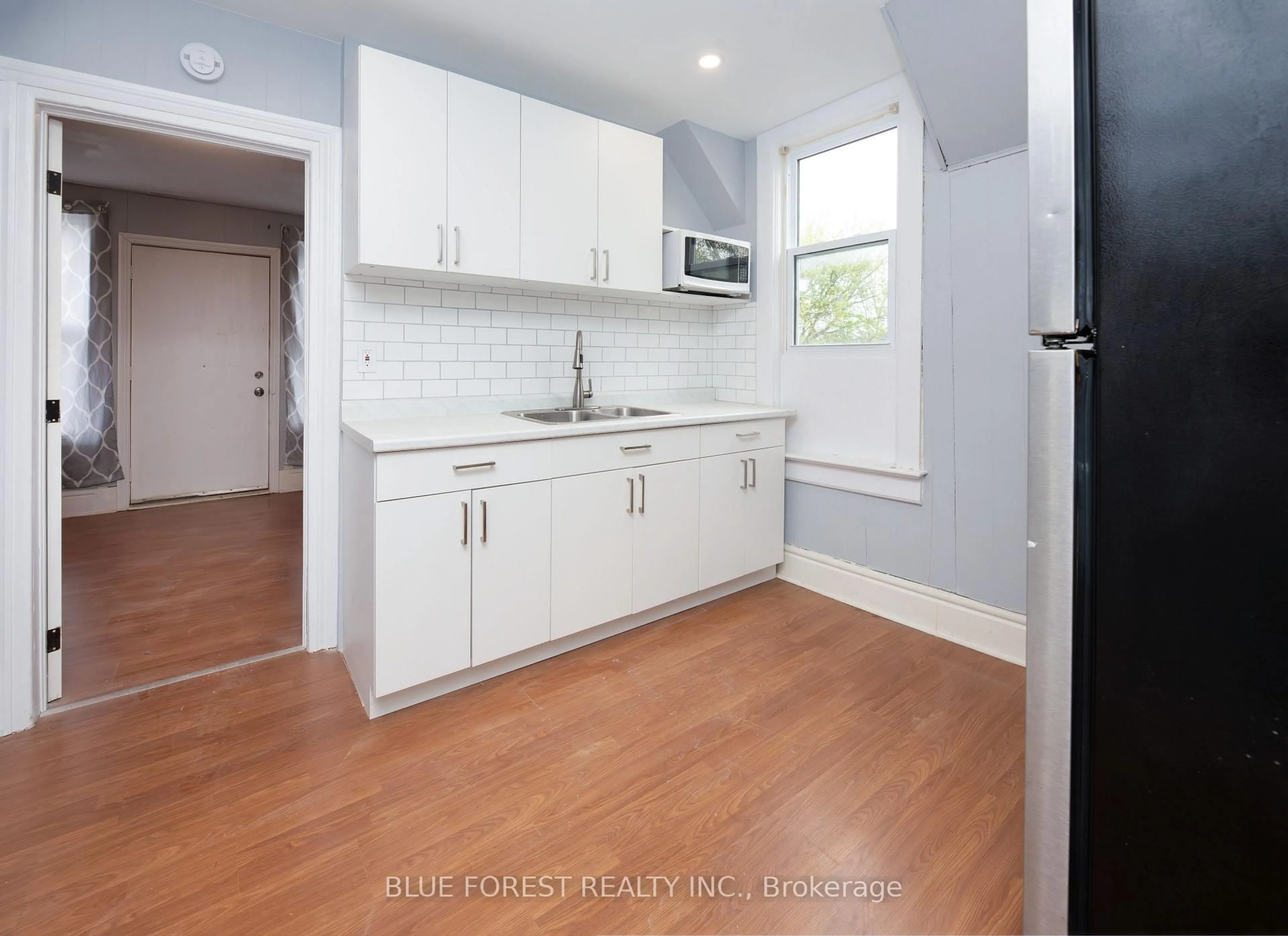 Standard kitchen, unknown for 128 West St, Chatham-Kent Ontario N7M 2R6