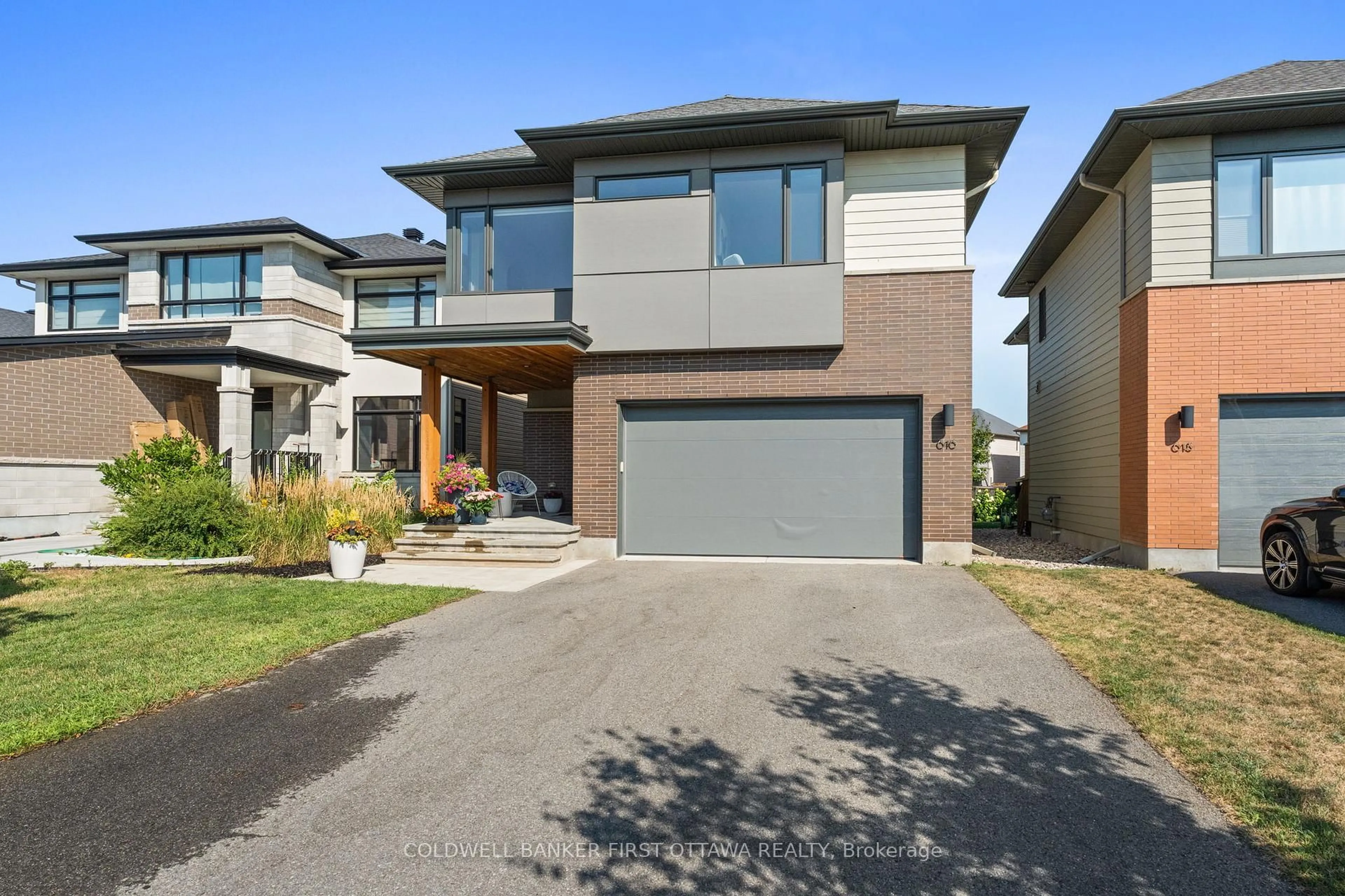 Home with brick exterior material, street for 616 Summerhill St, Ottawa Ontario K4M 0C2