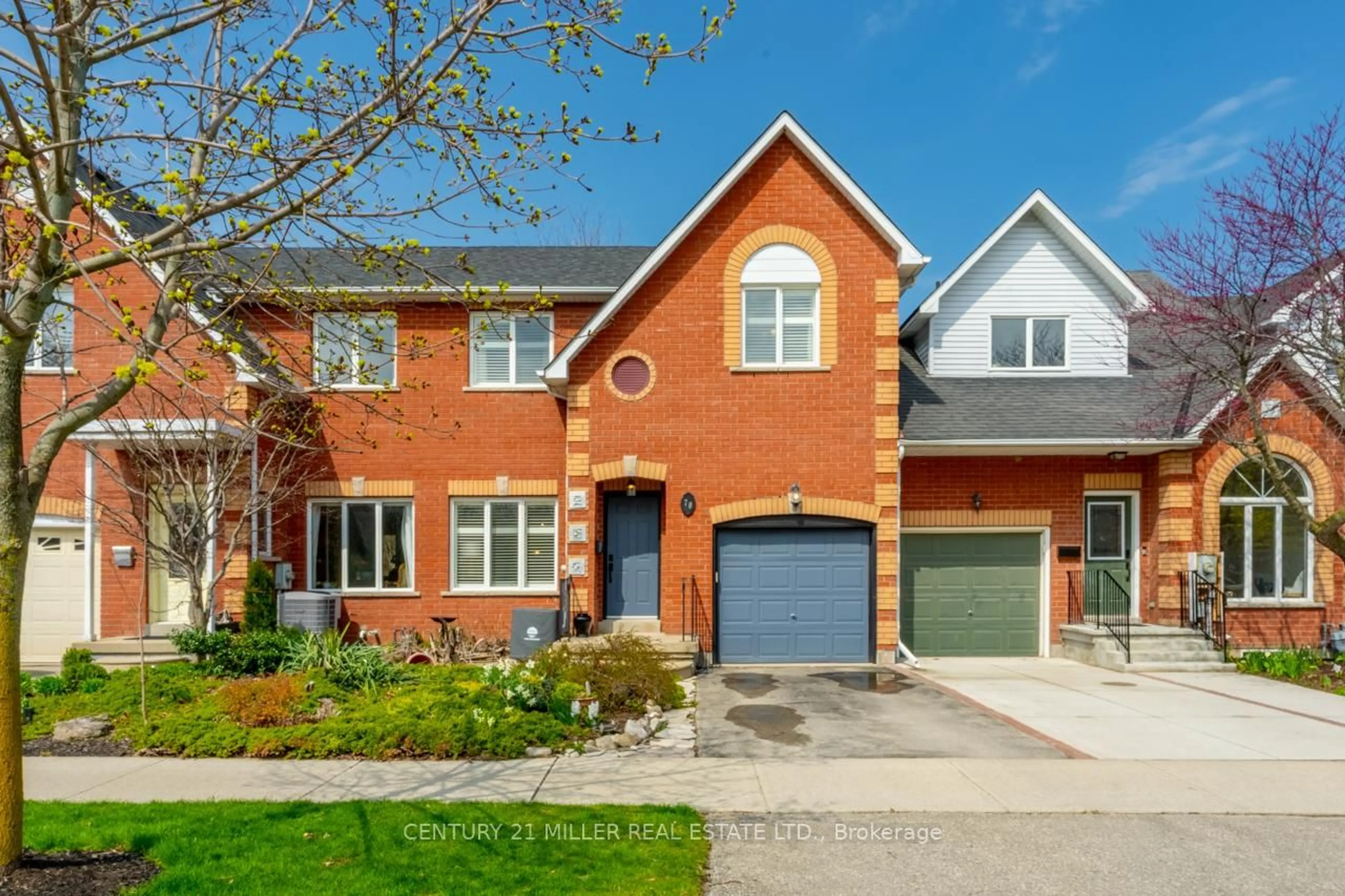 Home with brick exterior material, street for 70 Morrison Cres, Grimsby Ontario L3M 5K5