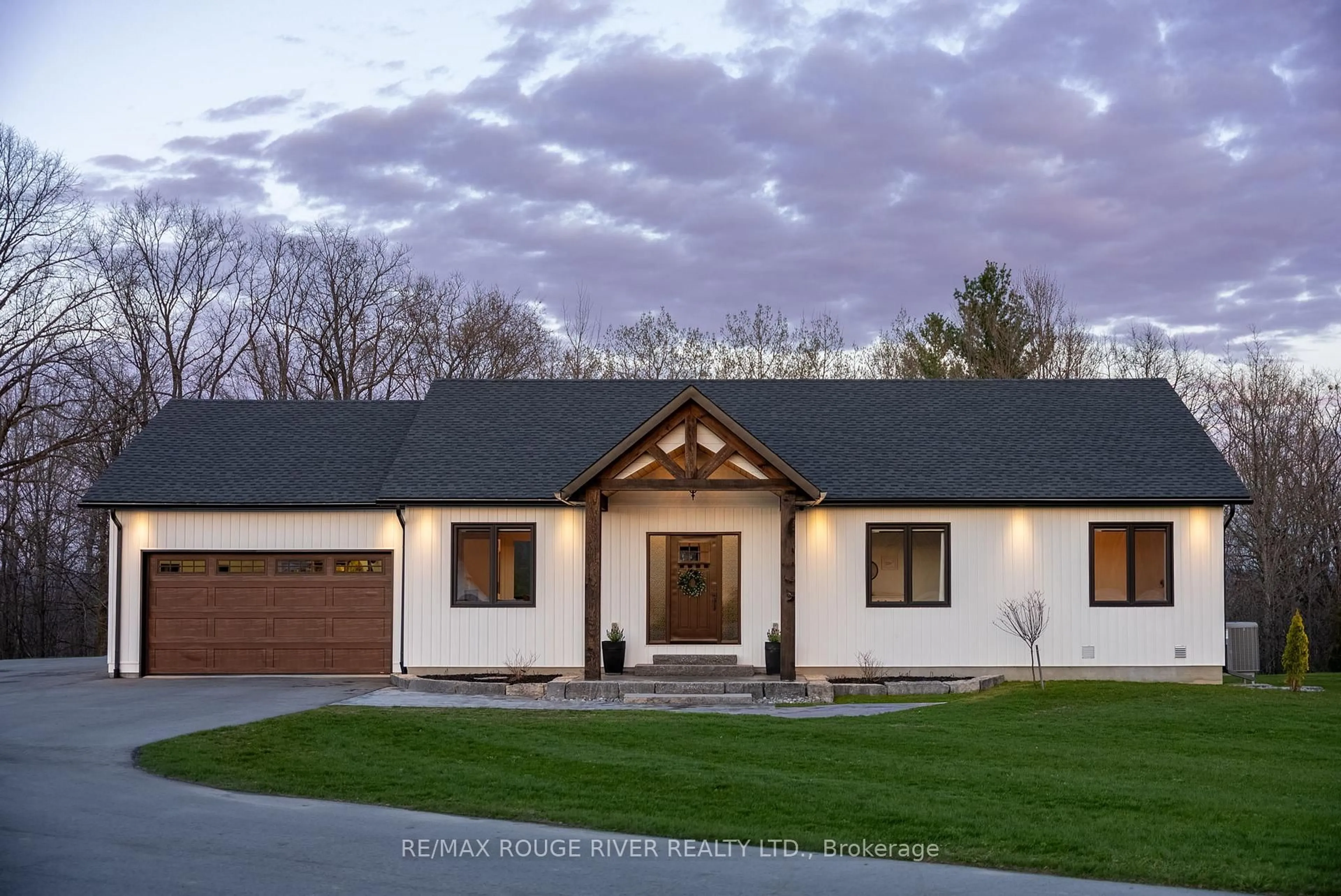 Home with vinyl exterior material, mountain view for 13387 County Road 29, Trent Hills Ontario K0K 3K0