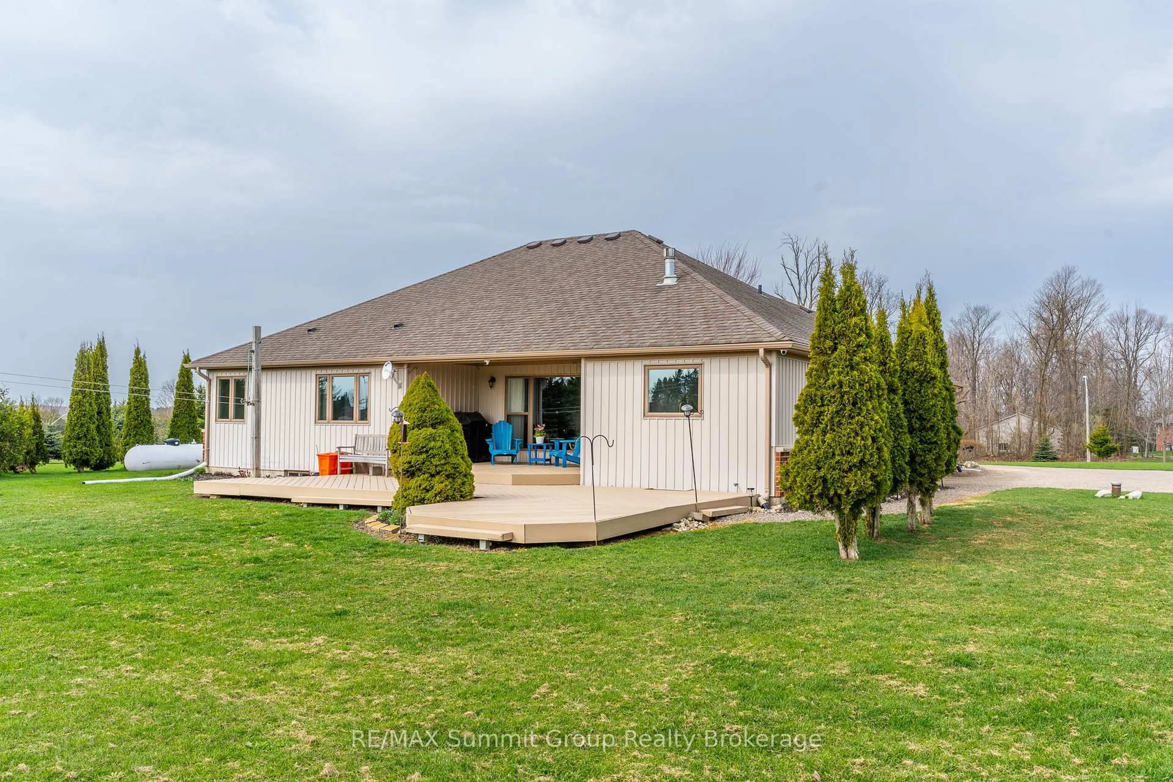 A pic from outside/outdoor area/front of a property/back of a property/a pic from drone, unknown for 15 Mount Haven Cres, East Luther Grand Valley Ontario L9W 5Y9