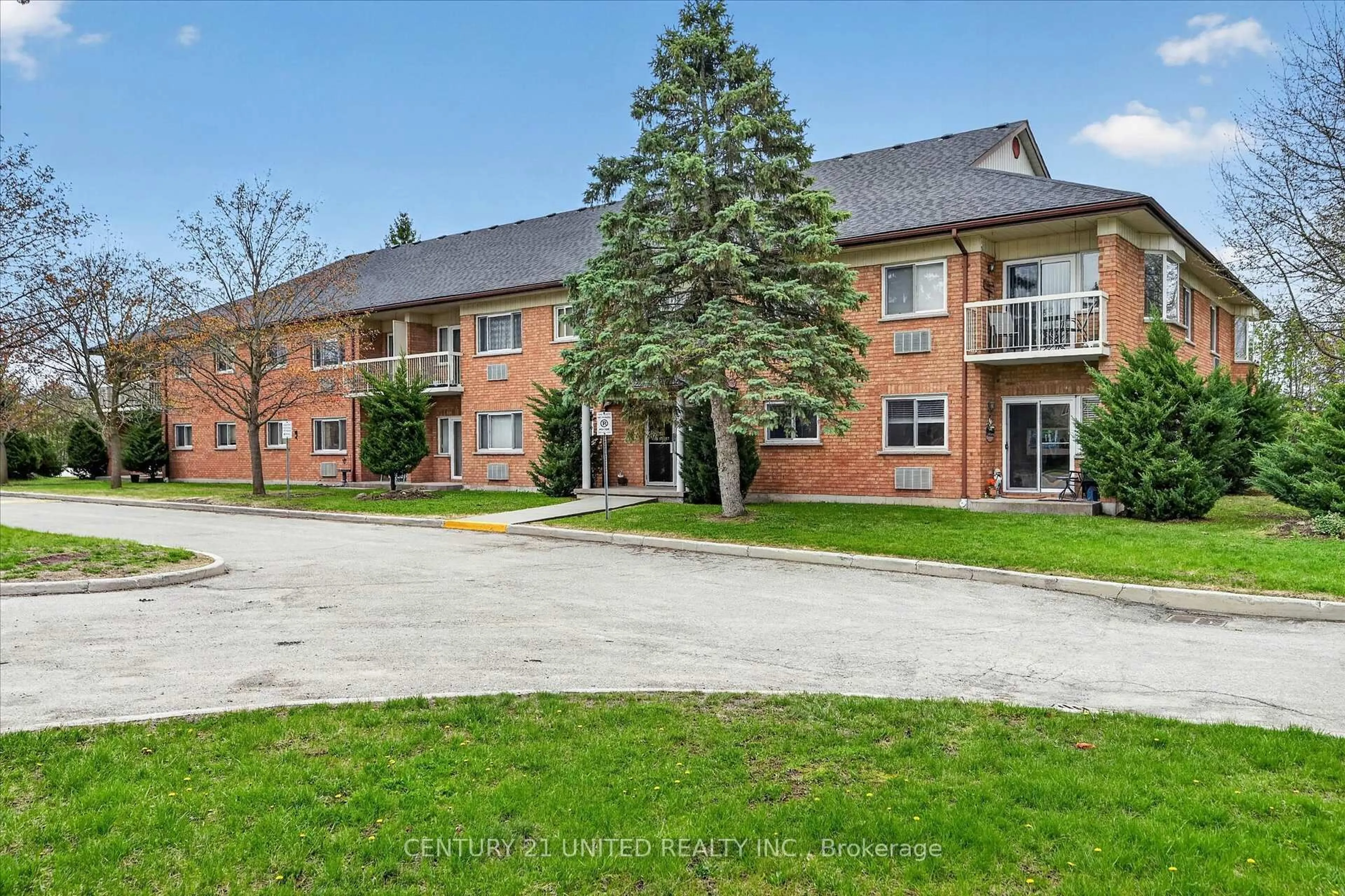 Patio, unknown for 910 Ford St #106, Peterborough Ontario K9J 5V3