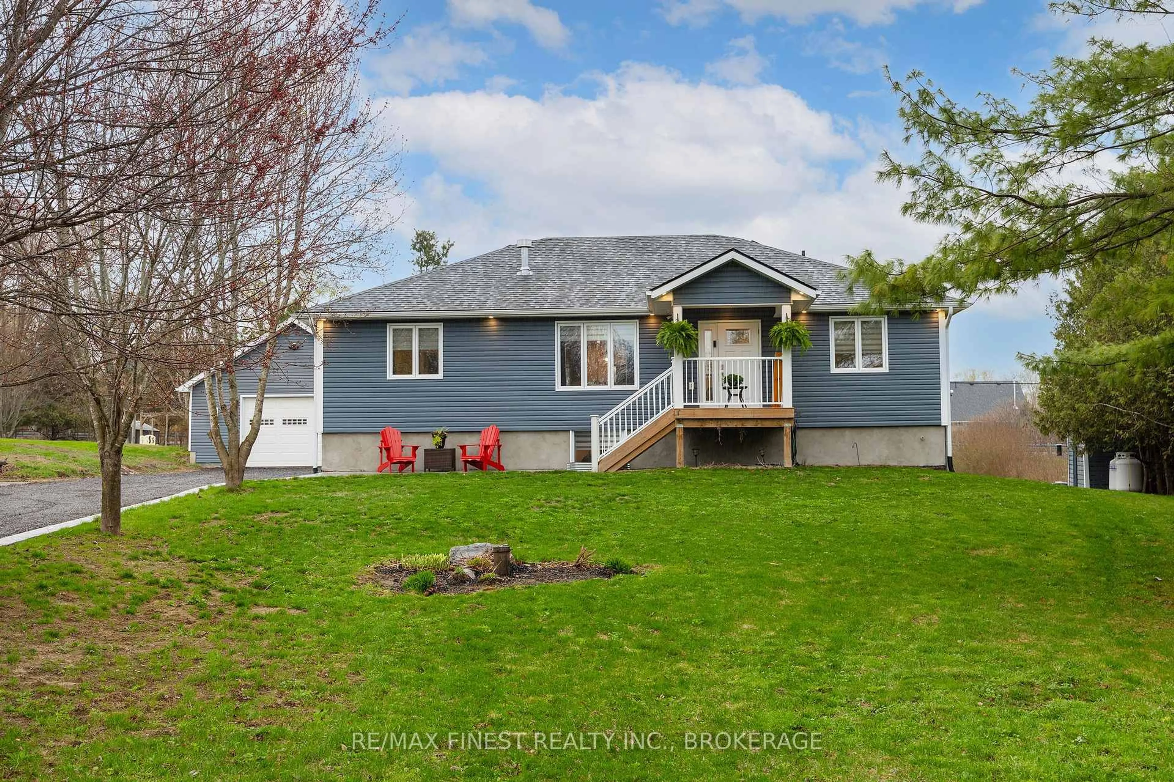 Home with vinyl exterior material, unknown for 4173 Mangan Blvd, Seeley's Bay Ontario K0H 2N0