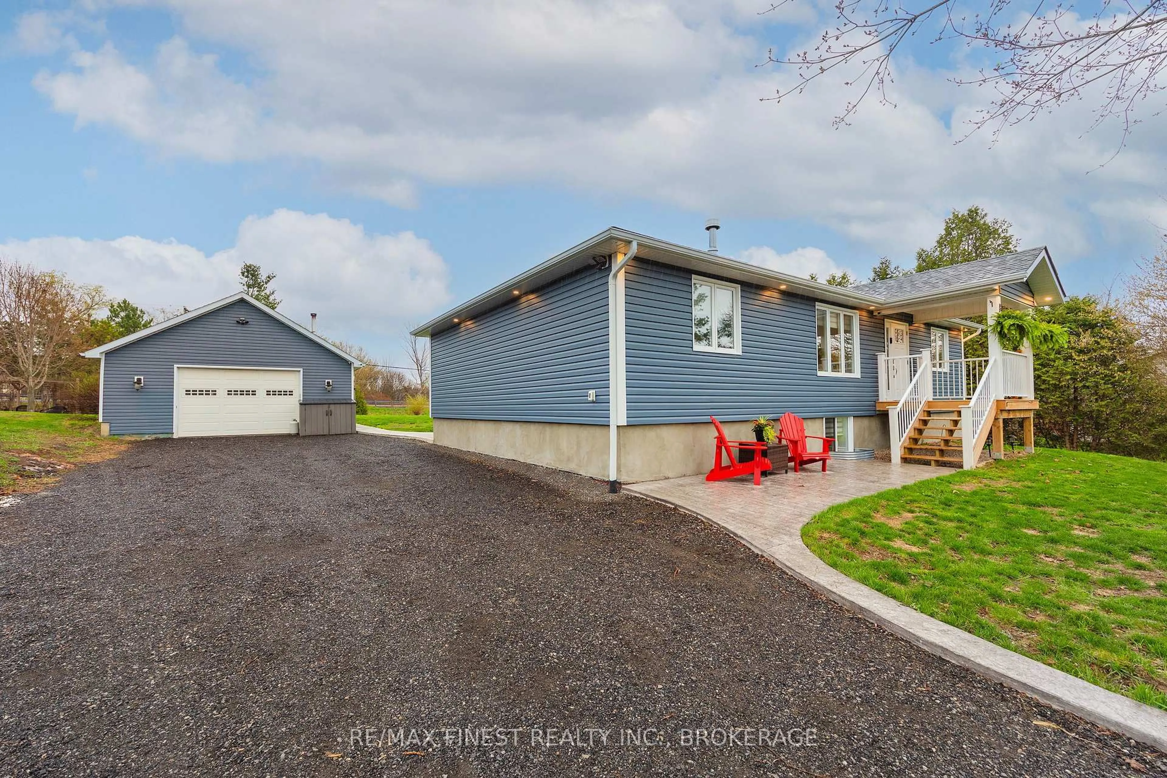 A pic from outside/outdoor area/front of a property/back of a property/a pic from drone, street for 4173 Mangan Blvd, Seeley's Bay Ontario K0H 2N0