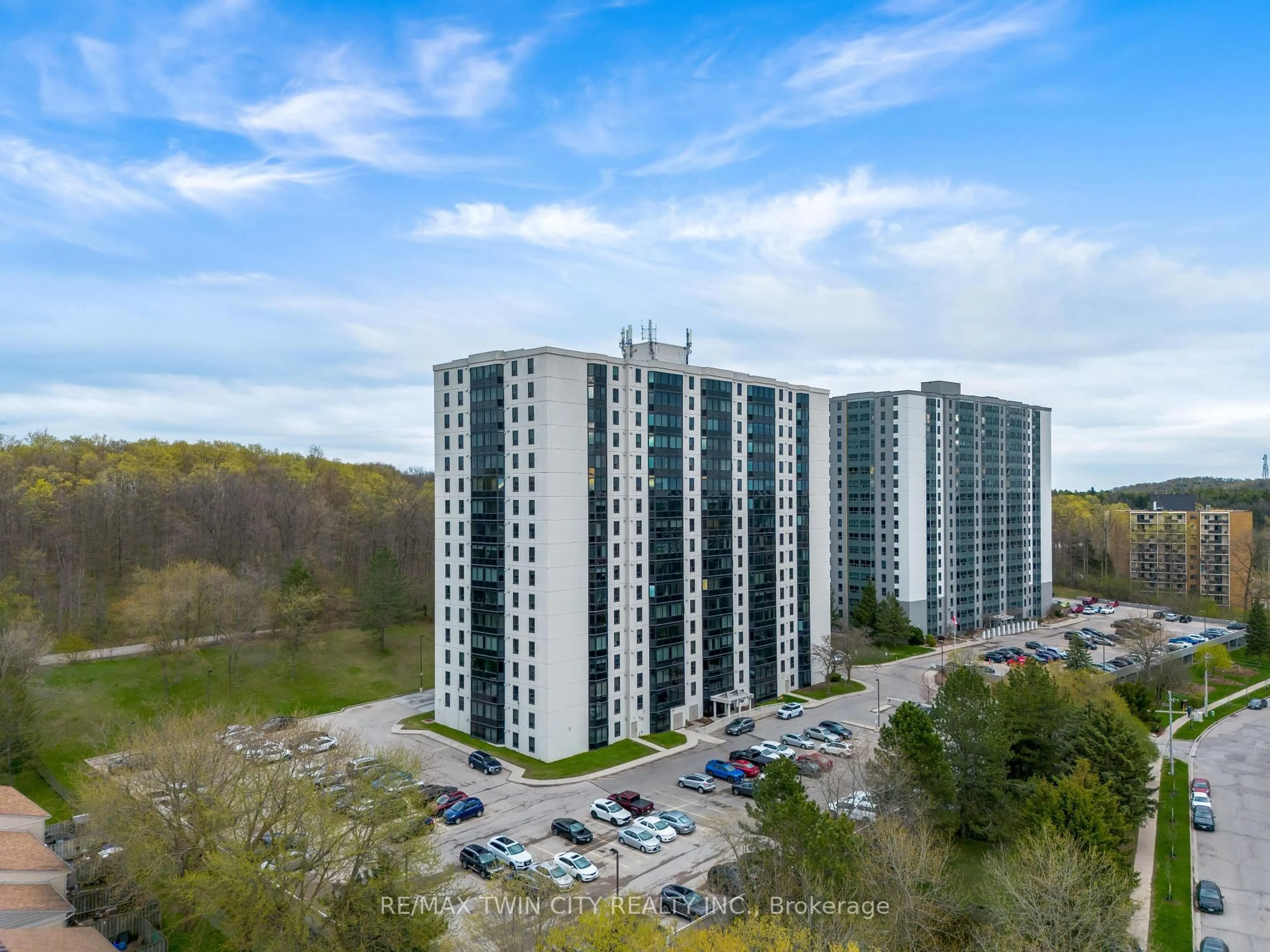 A pic from outside/outdoor area/front of a property/back of a property/a pic from drone, unknown for 35 Green Valley Dr #502, Kitchener Ontario N2P 2A5