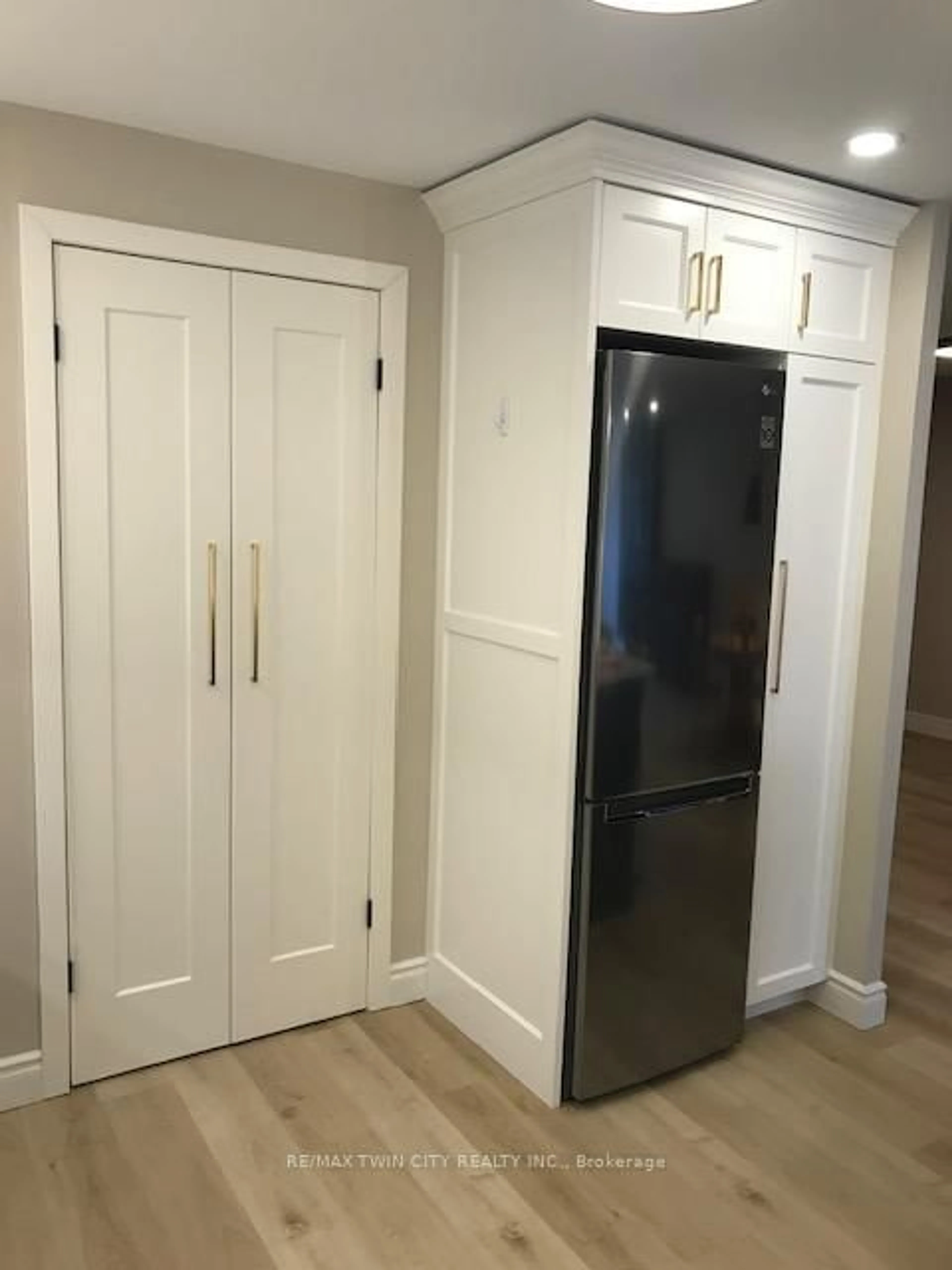Unknown for 35 Green Valley Dr #502, Kitchener Ontario N2P 2A5