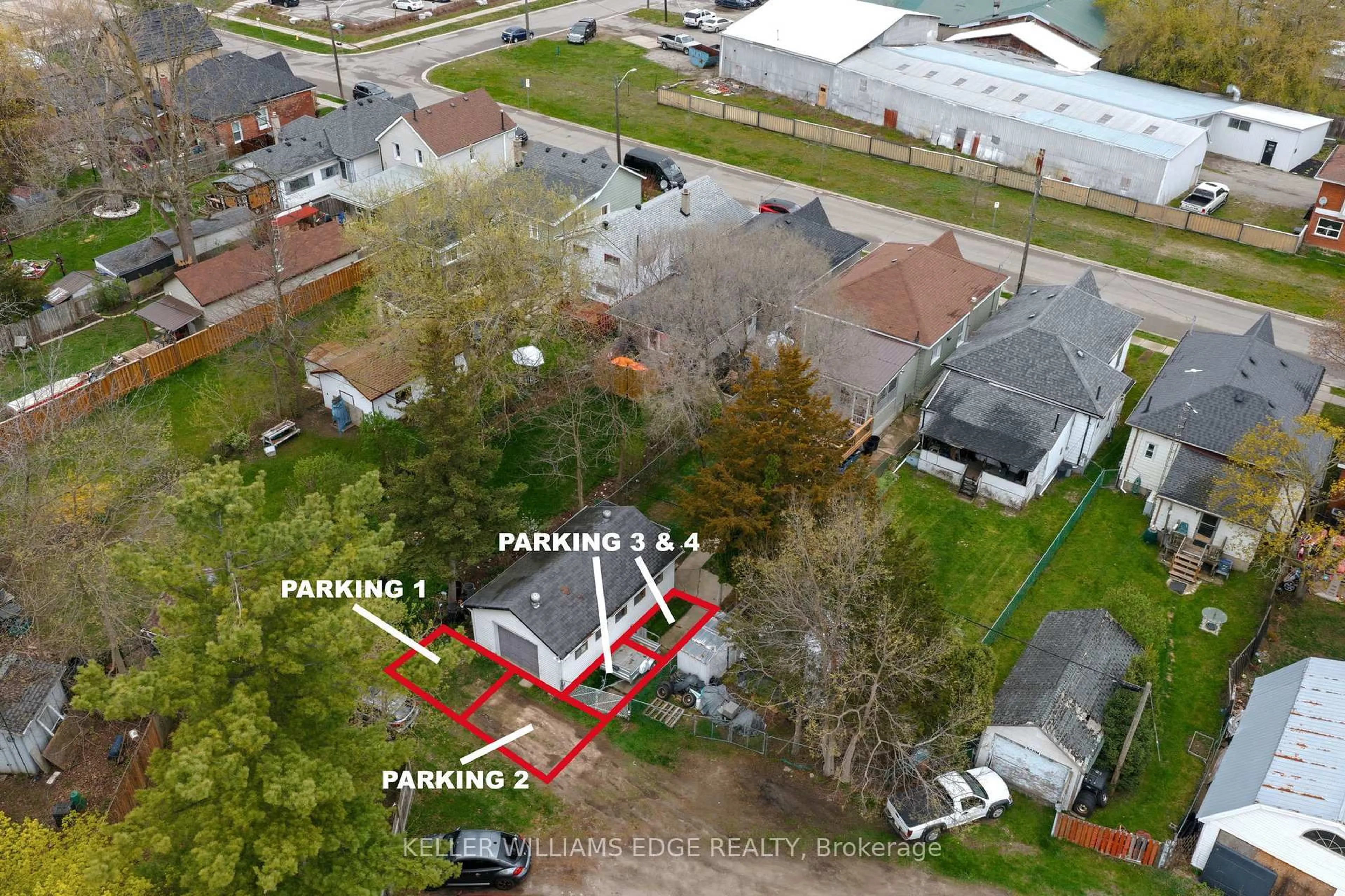 A pic from outside/outdoor area/front of a property/back of a property/a pic from drone, street for 14 Holme St, Brantford Ontario N3T 4Z6