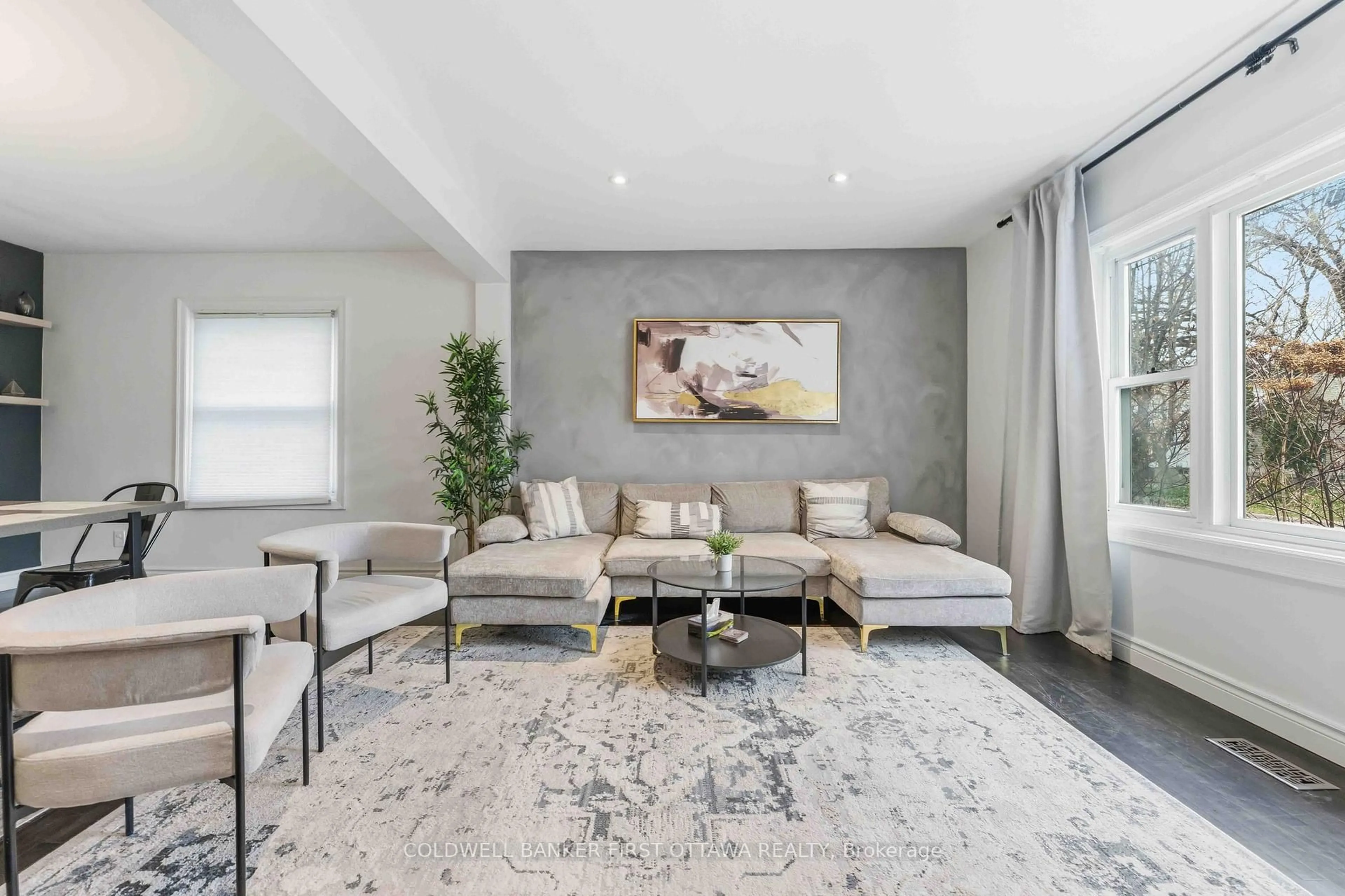 Living room with furniture, unknown for 260 Keyworth Ave, Ottawa Ontario K1Y 0G1