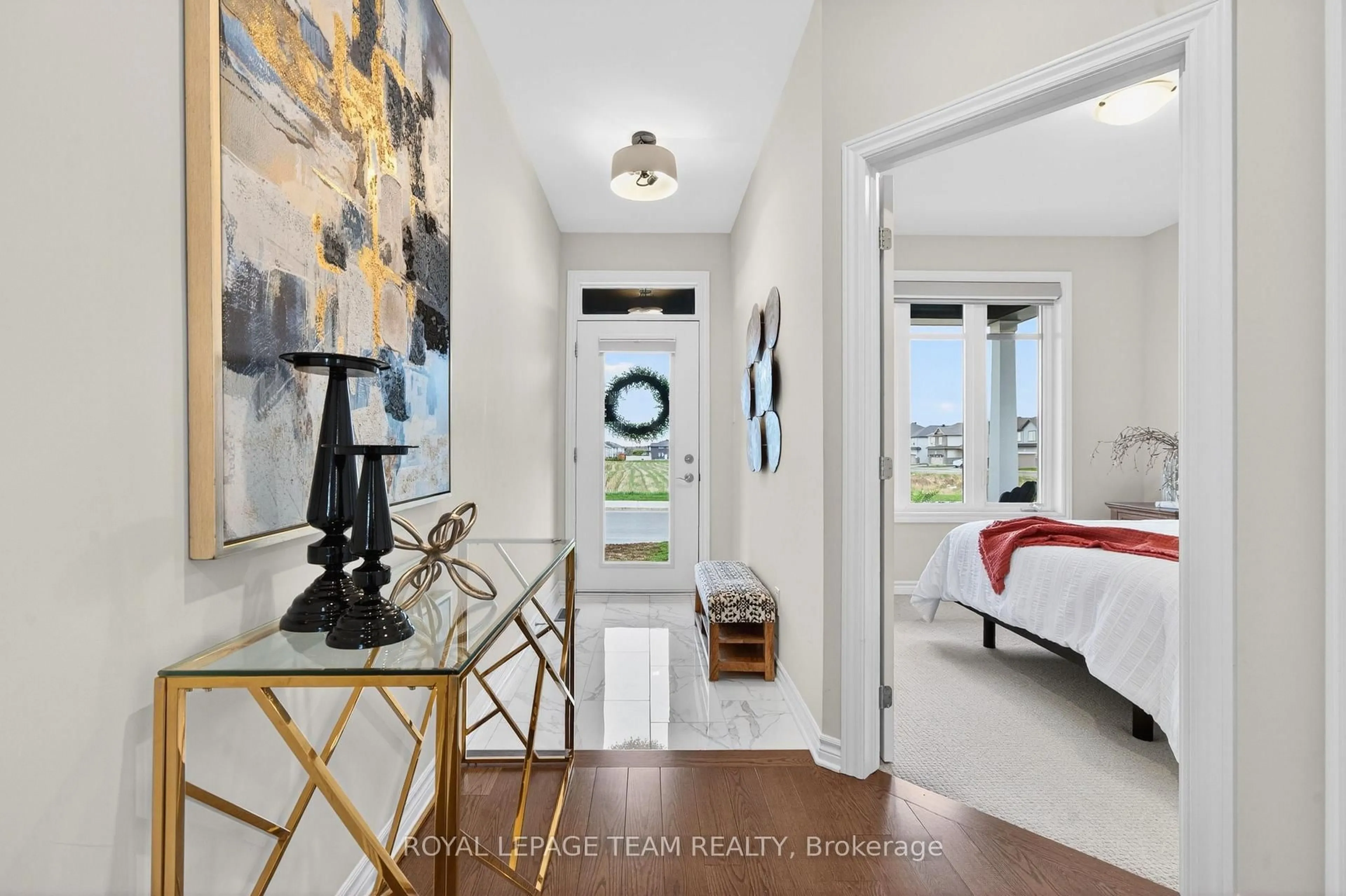 Indoor entryway for 235 Shinny Ave, Ottawa Ontario K2V 0B9