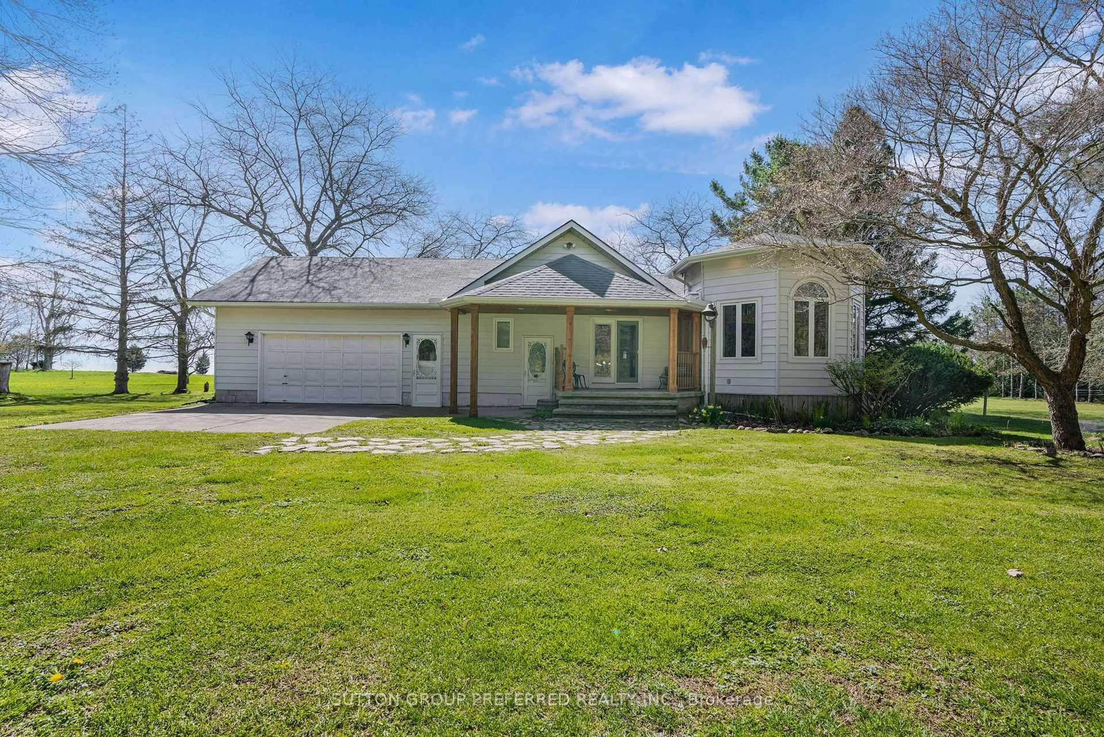 A pic from outside/outdoor area/front of a property/back of a property/a pic from drone, street for 18725 Desmond Rd, Chatham-Kent Ontario N0P 2C0