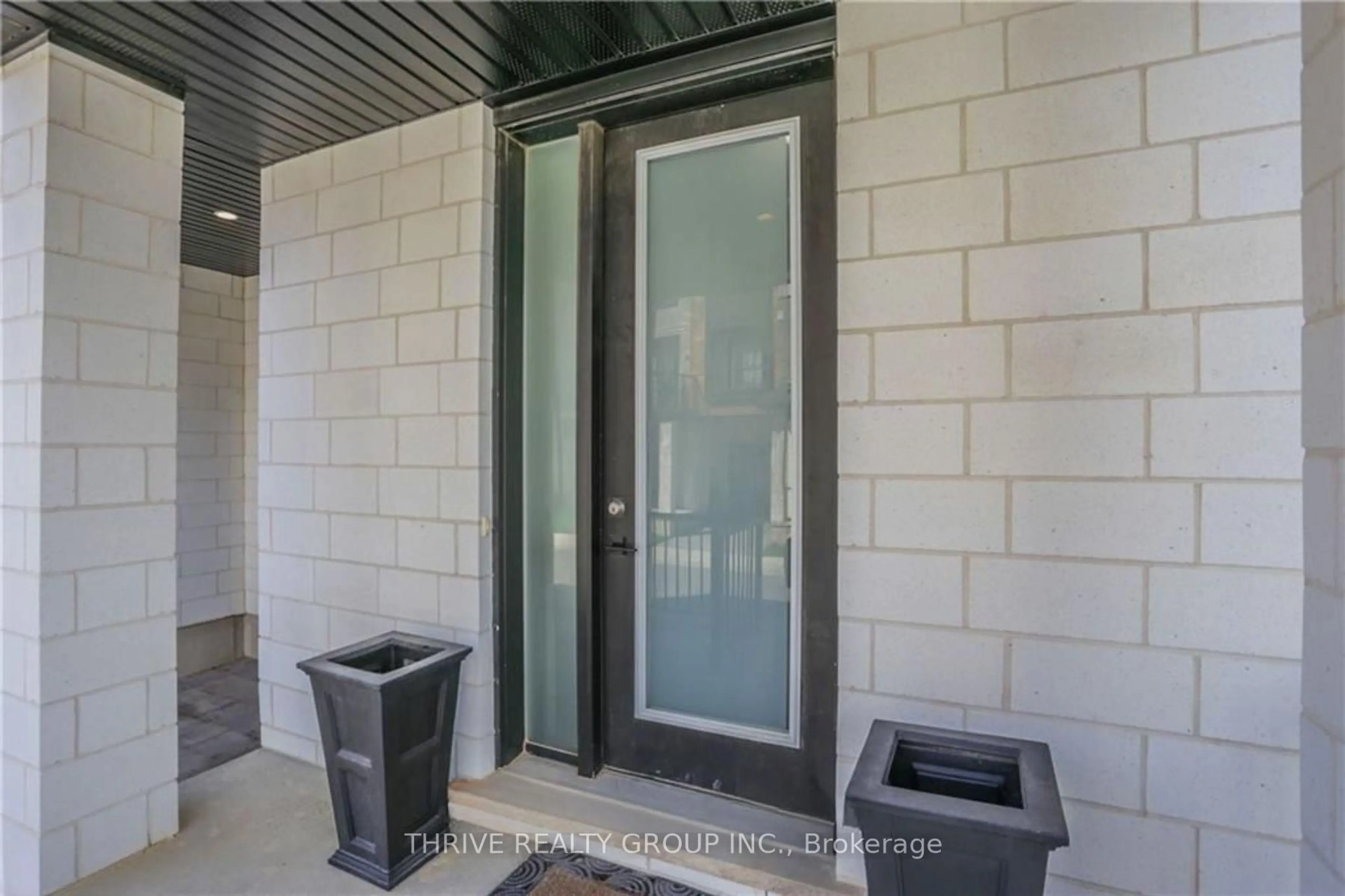 Indoor entryway for 921 SARNIA Rd, London North Ontario N6H 0J7