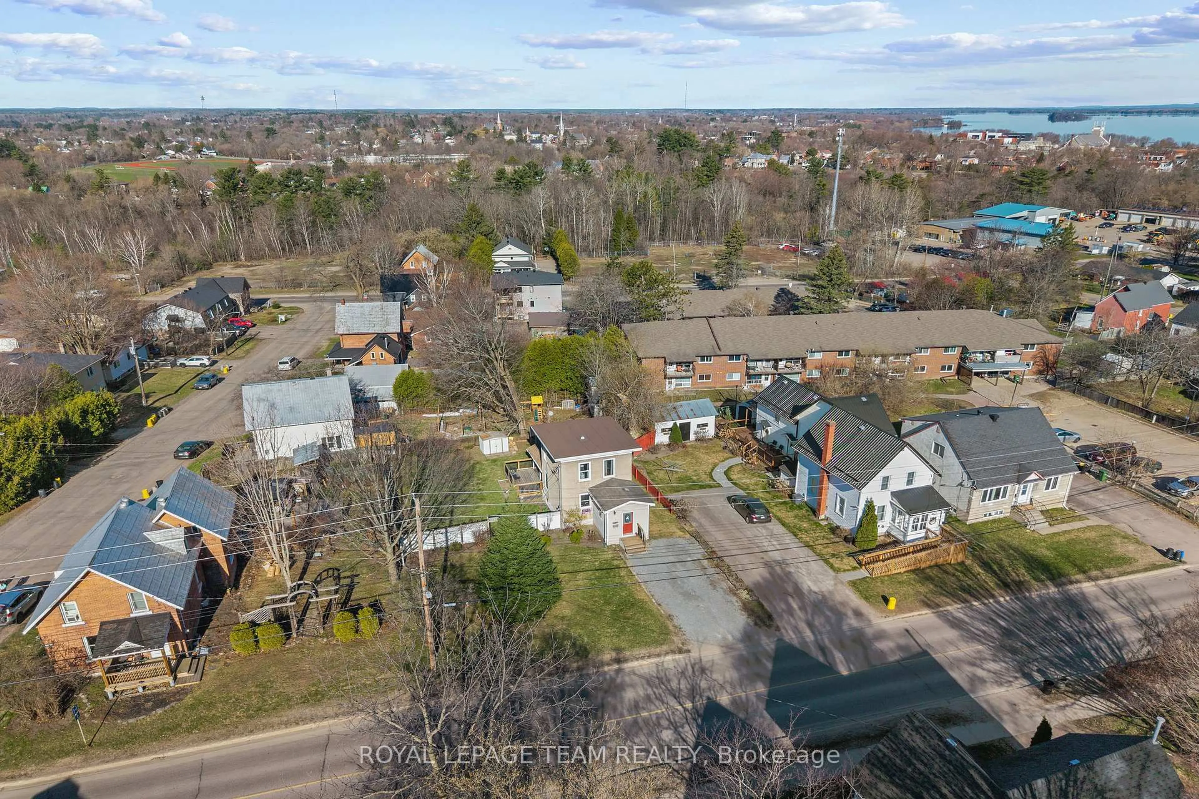 A pic from outside/outdoor area/front of a property/back of a property/a pic from drone, street for 544 MACKAY St, Pembroke Ontario K8A 1E6