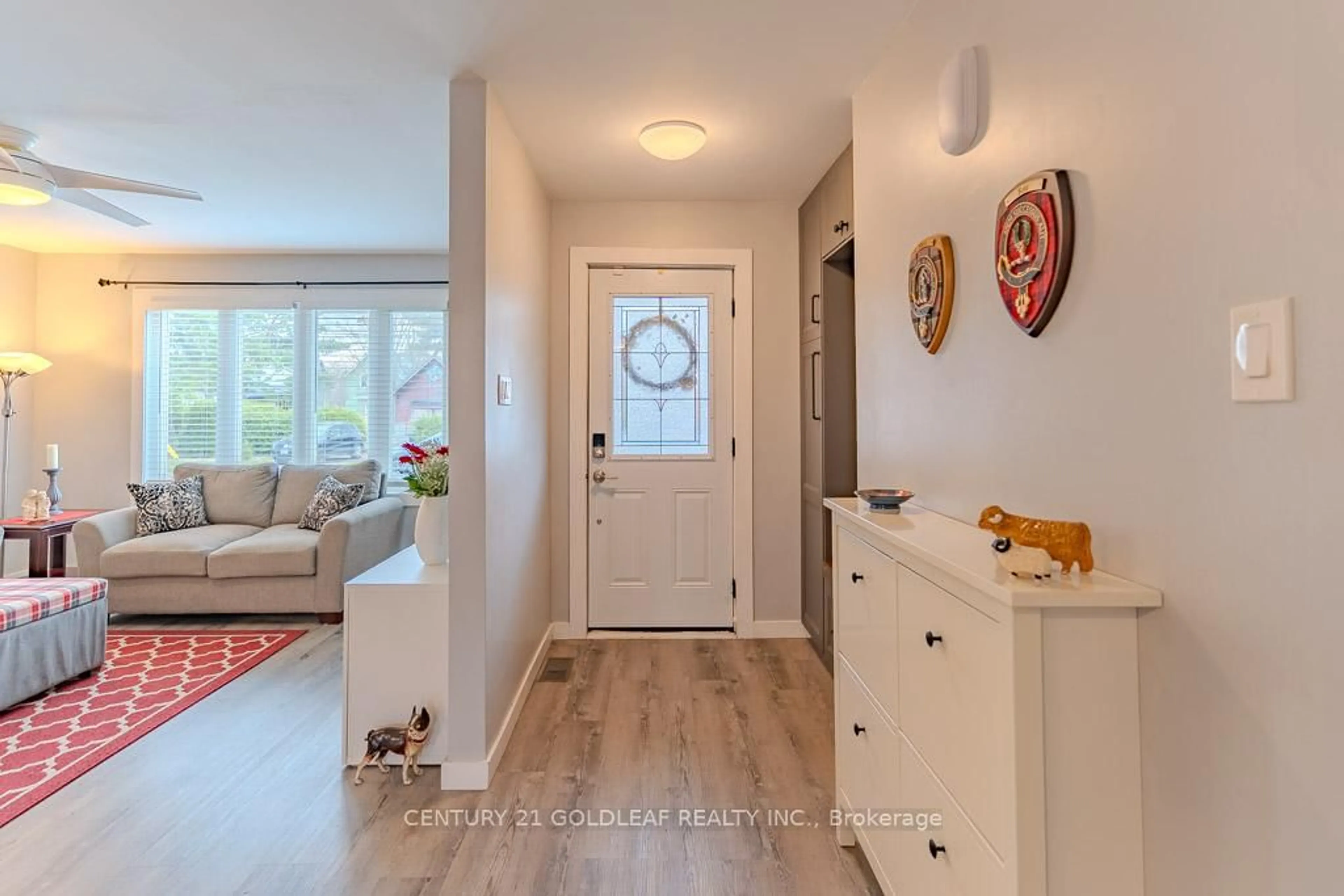 Indoor entryway for 75 Craig St, Arnprior Ontario K7S 2V9