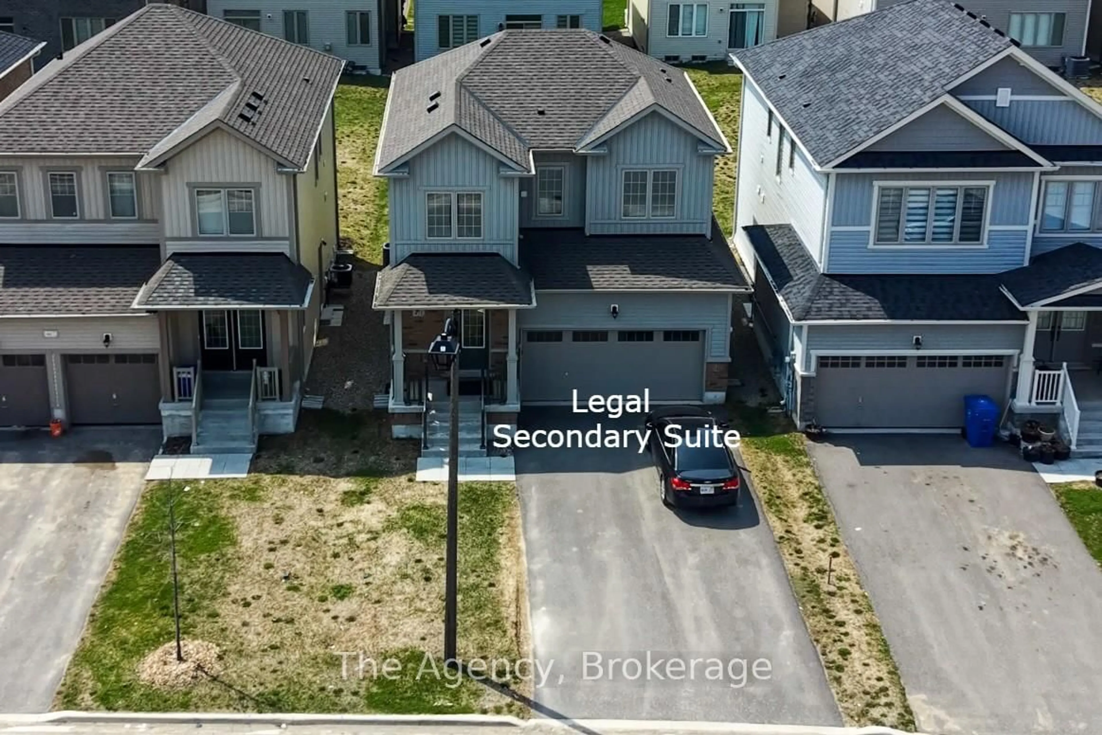 A pic from outside/outdoor area/front of a property/back of a property/a pic from drone, street for 471 Black Cherry Cres, Shelburne Ontario L9V 1Y3