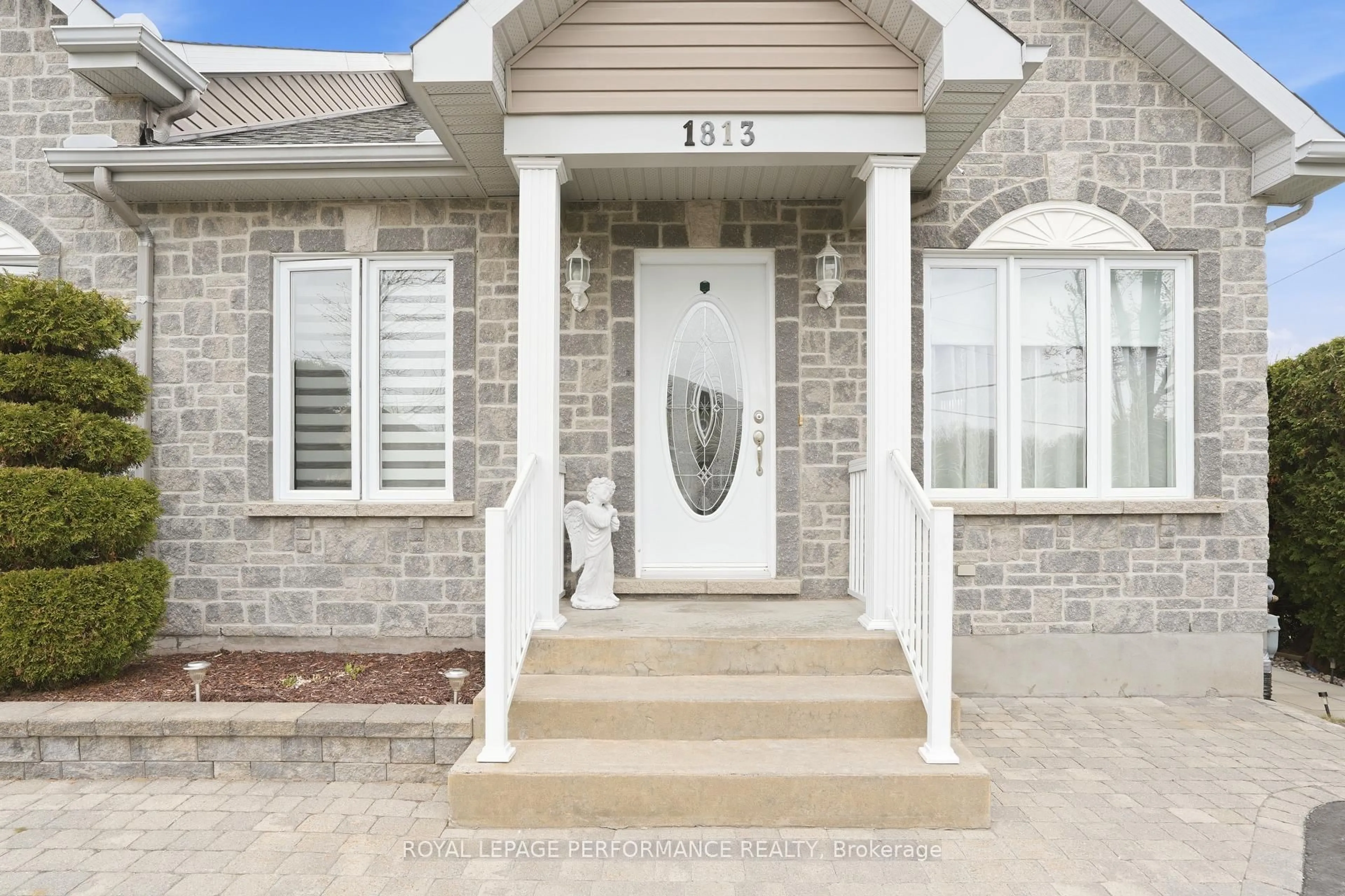 Unknown for 1813 Florence St, Hawkesbury Ontario K6A 0A5