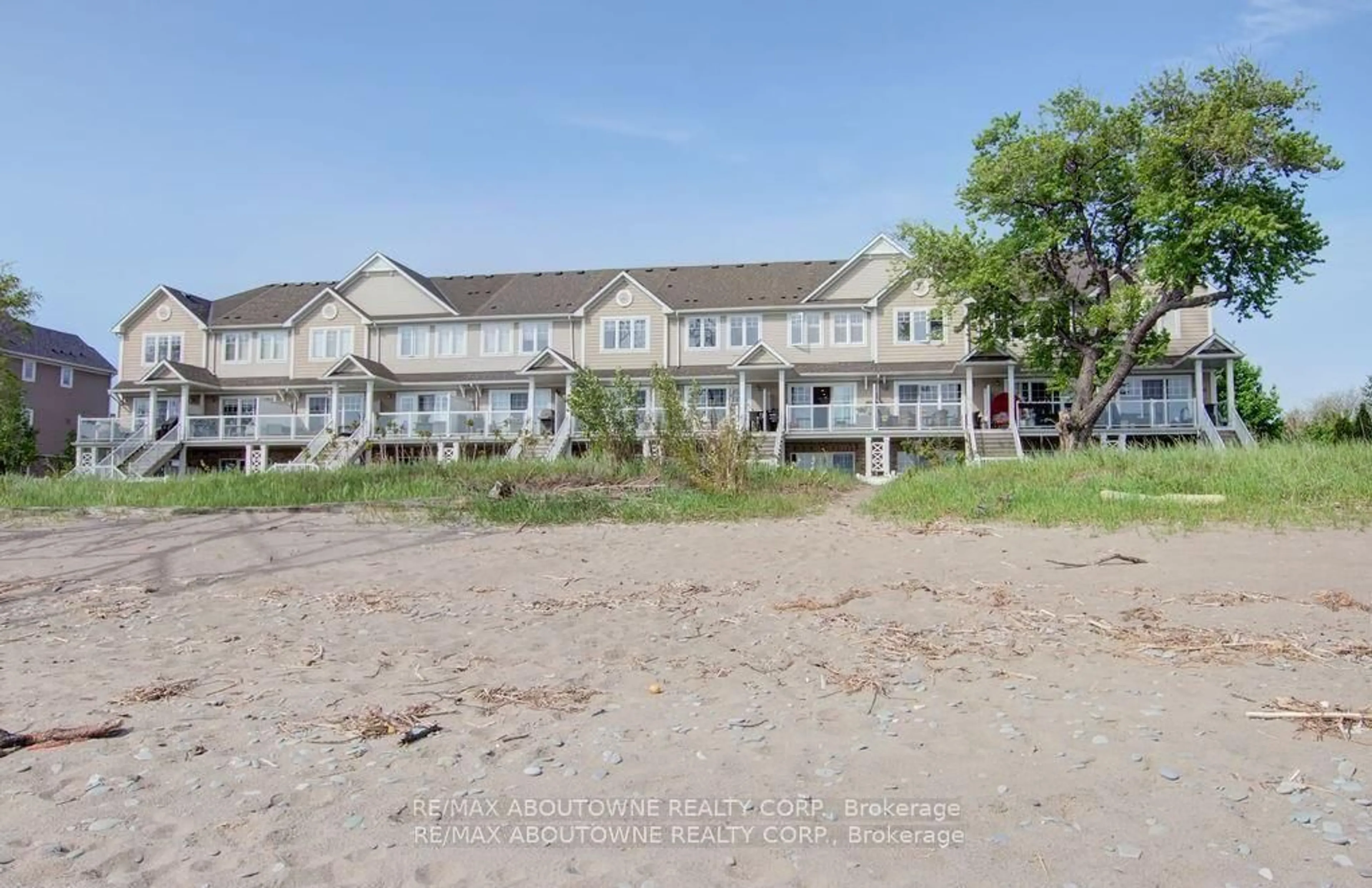 A pic from outside/outdoor area/front of a property/back of a property/a pic from drone, water/lake/river/ocean view for 337 Beach Blvd ##3, Hamilton Ontario L8H 6W4