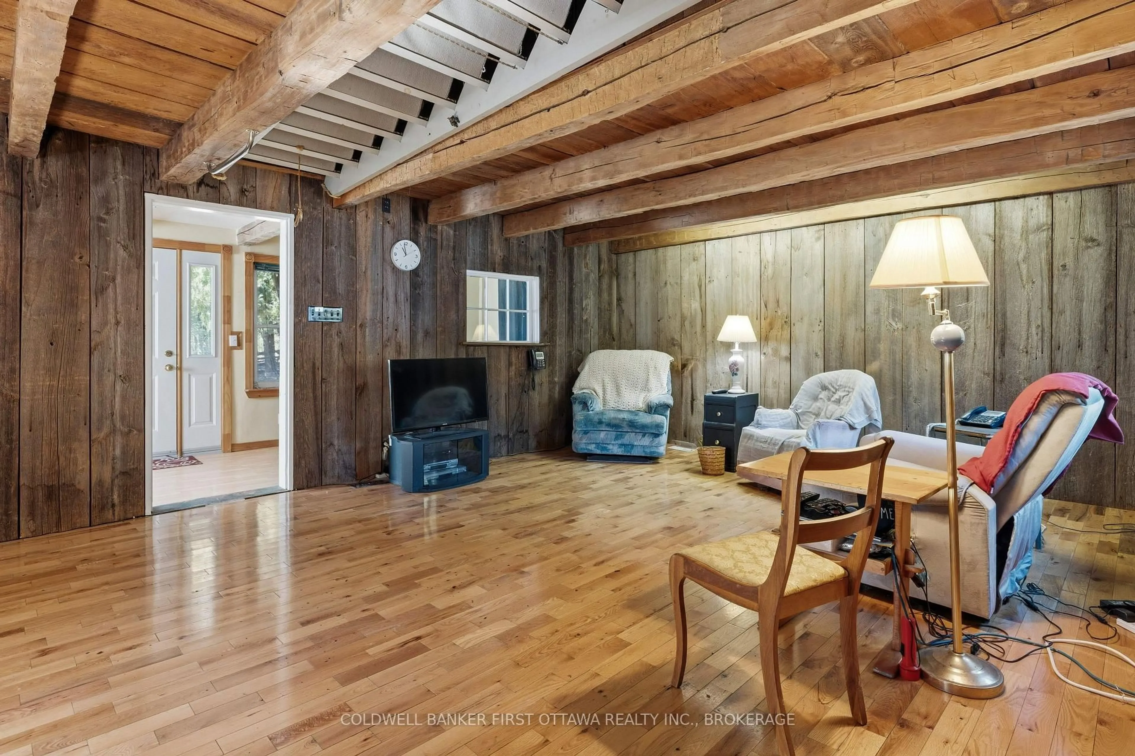 Indoor foyer for 411 County Rd 7, Elizabethtown-Kitley Ontario K0G 1G0