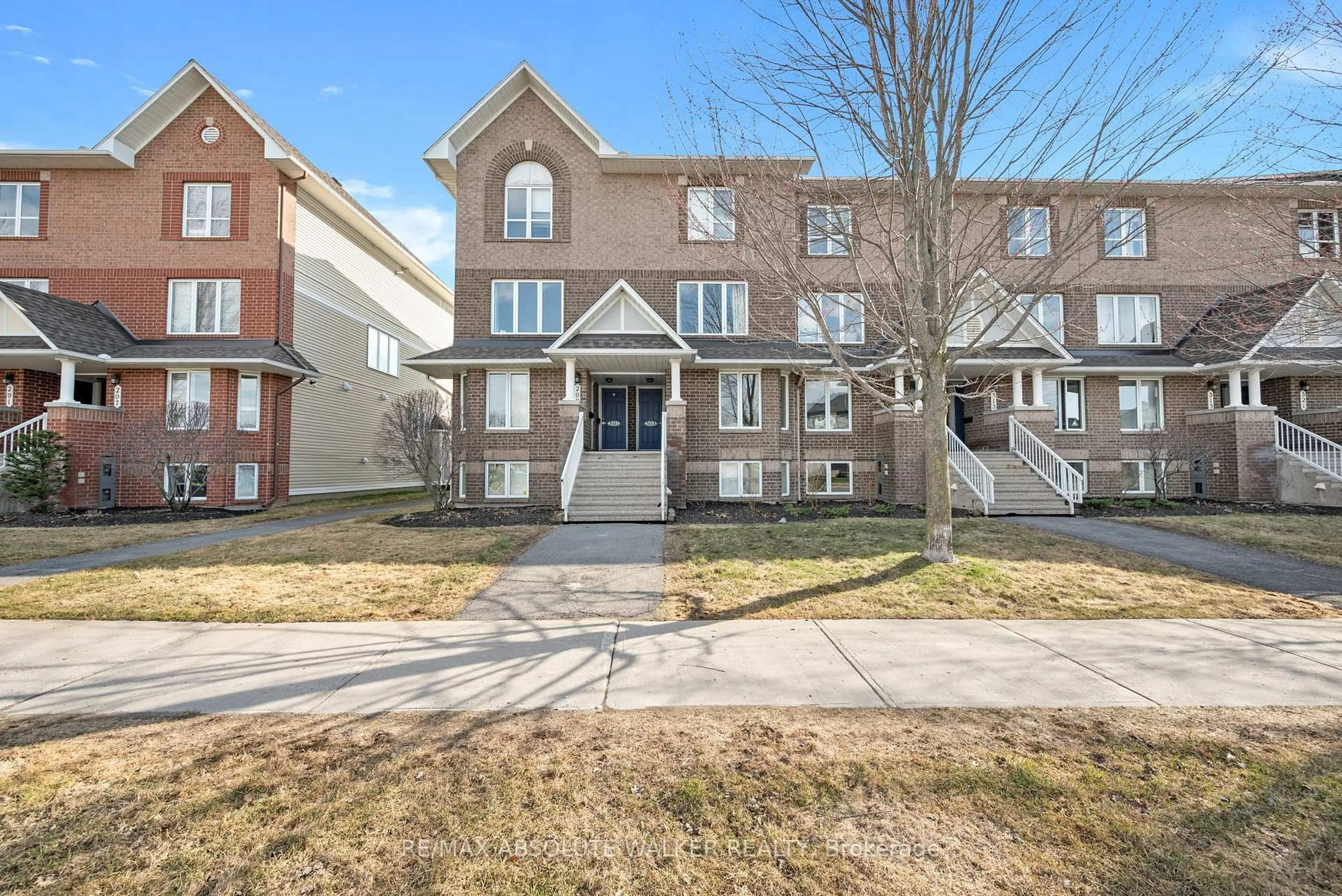 Home with brick exterior material, street for 299 Aquaview Dr #8, Ottawa Ontario K4A 0B6