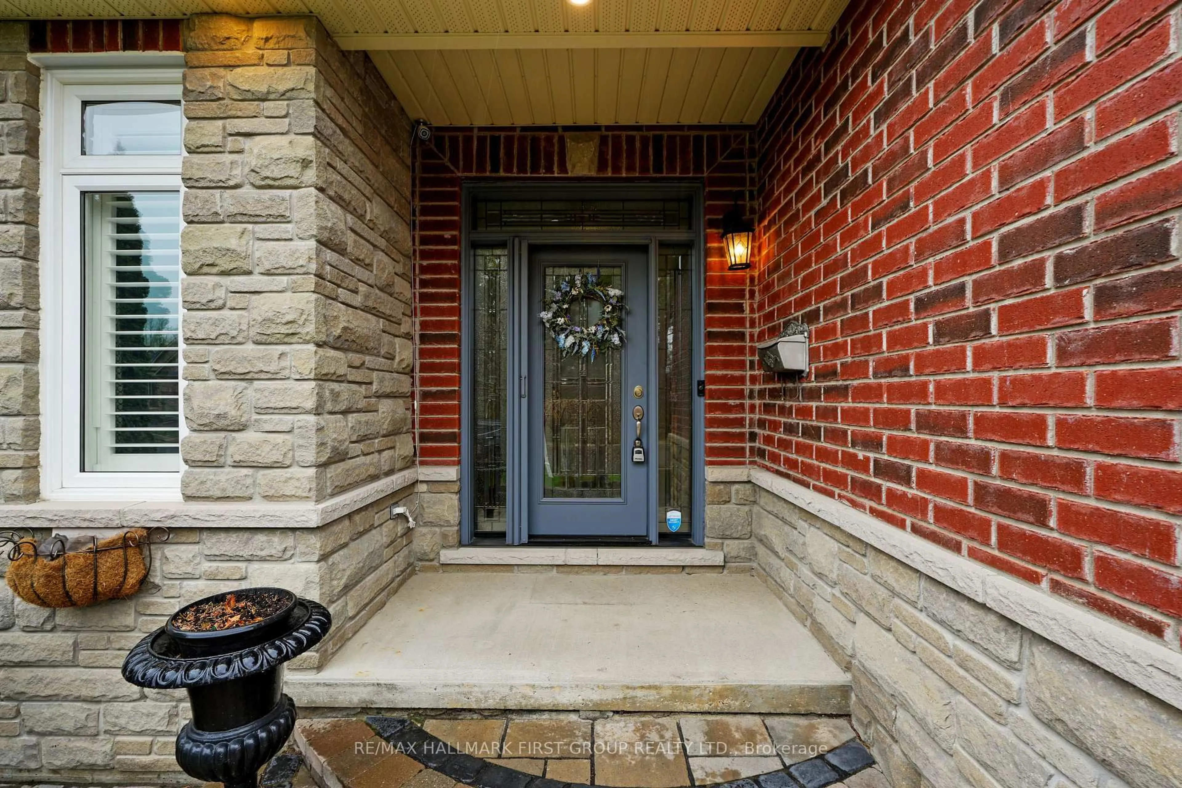 Indoor entryway for 489 Foote Cres, Cobourg Ontario K9A 0A4