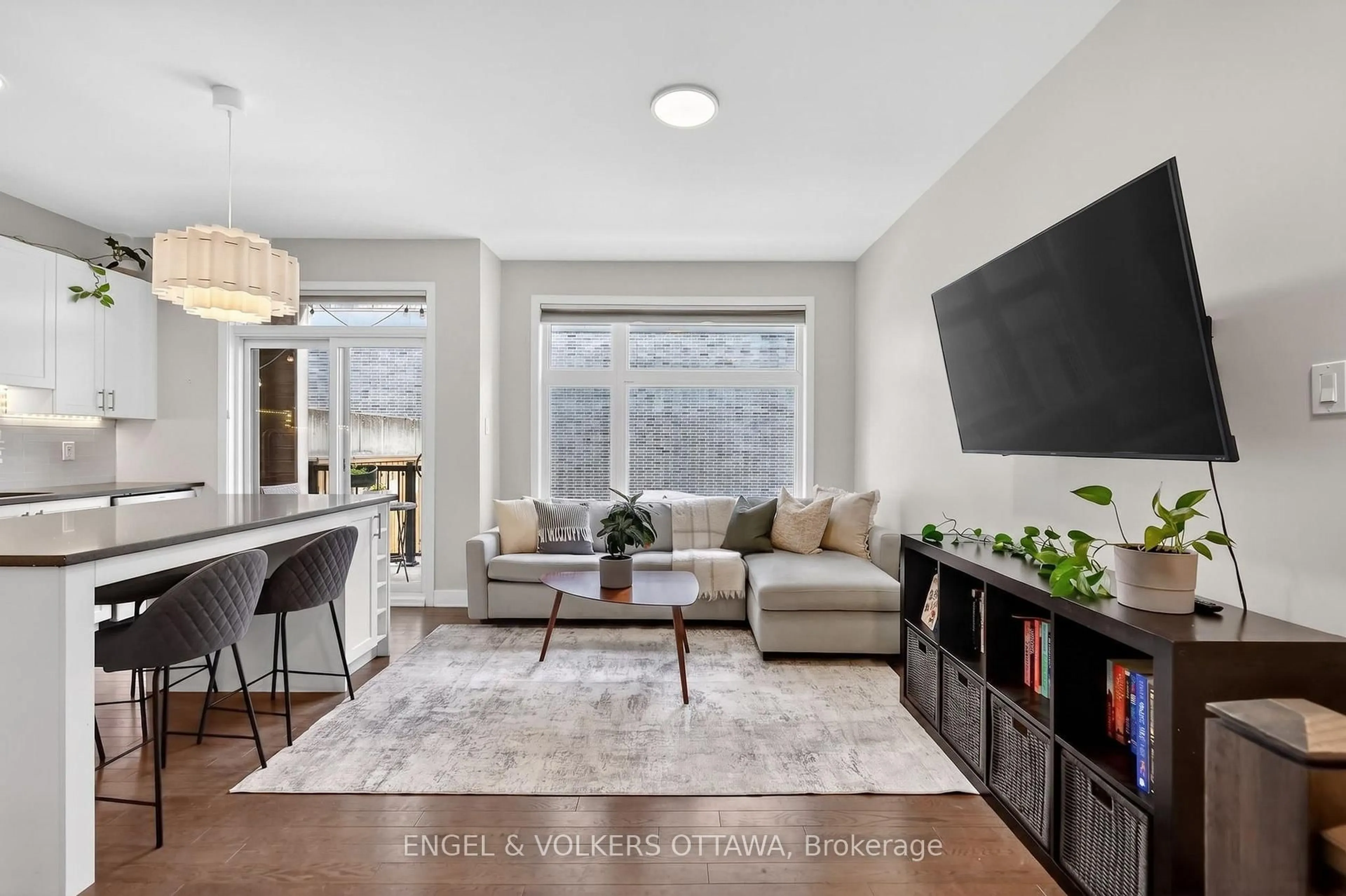 Living room with furniture, unknown for 192 Forward Ave #A, Ottawa Ontario K1Y 4H2