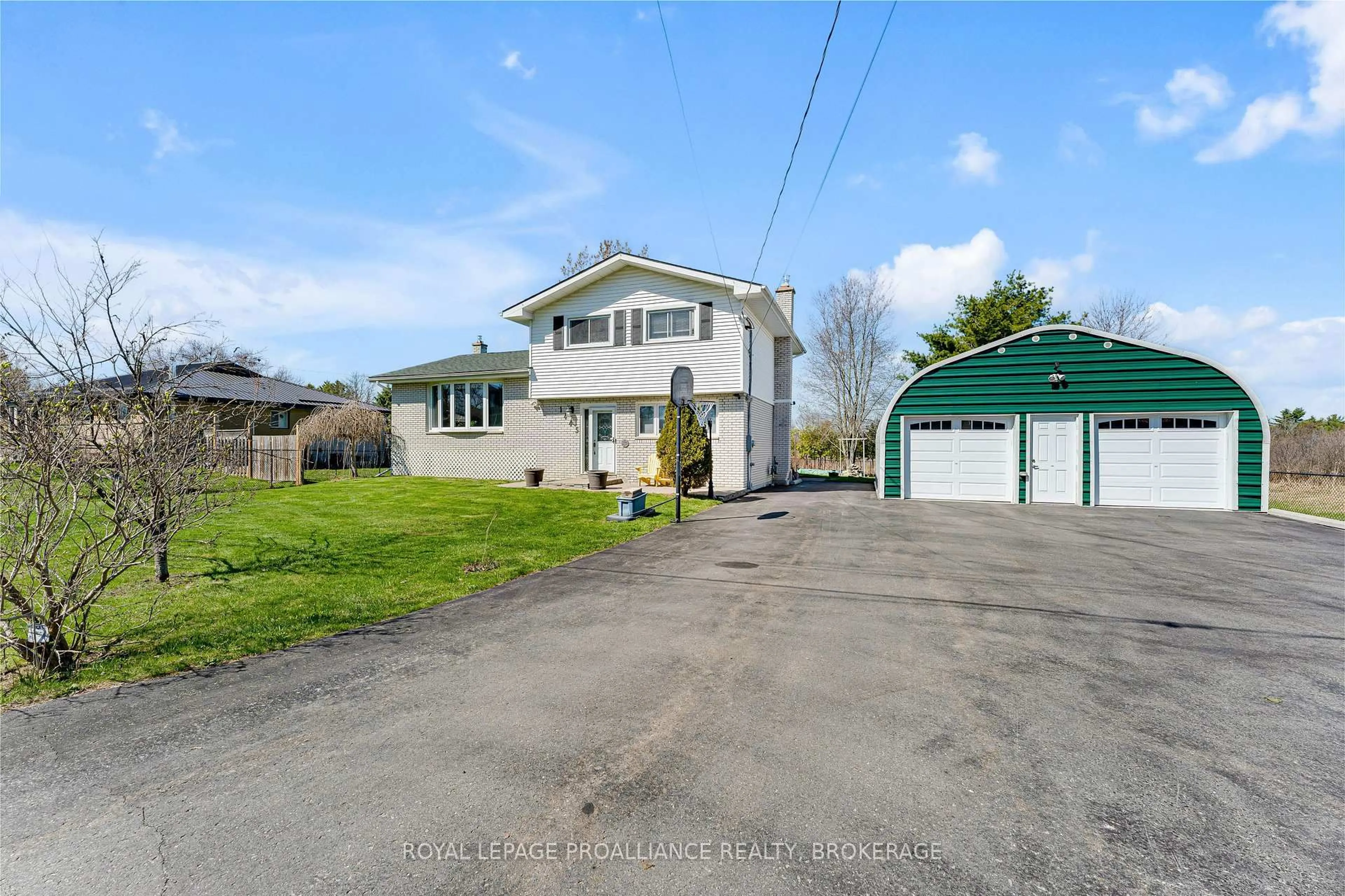 A pic from outside/outdoor area/front of a property/back of a property/a pic from drone, street for 1445 Aley St, Kingston Ontario K7L 4V4
