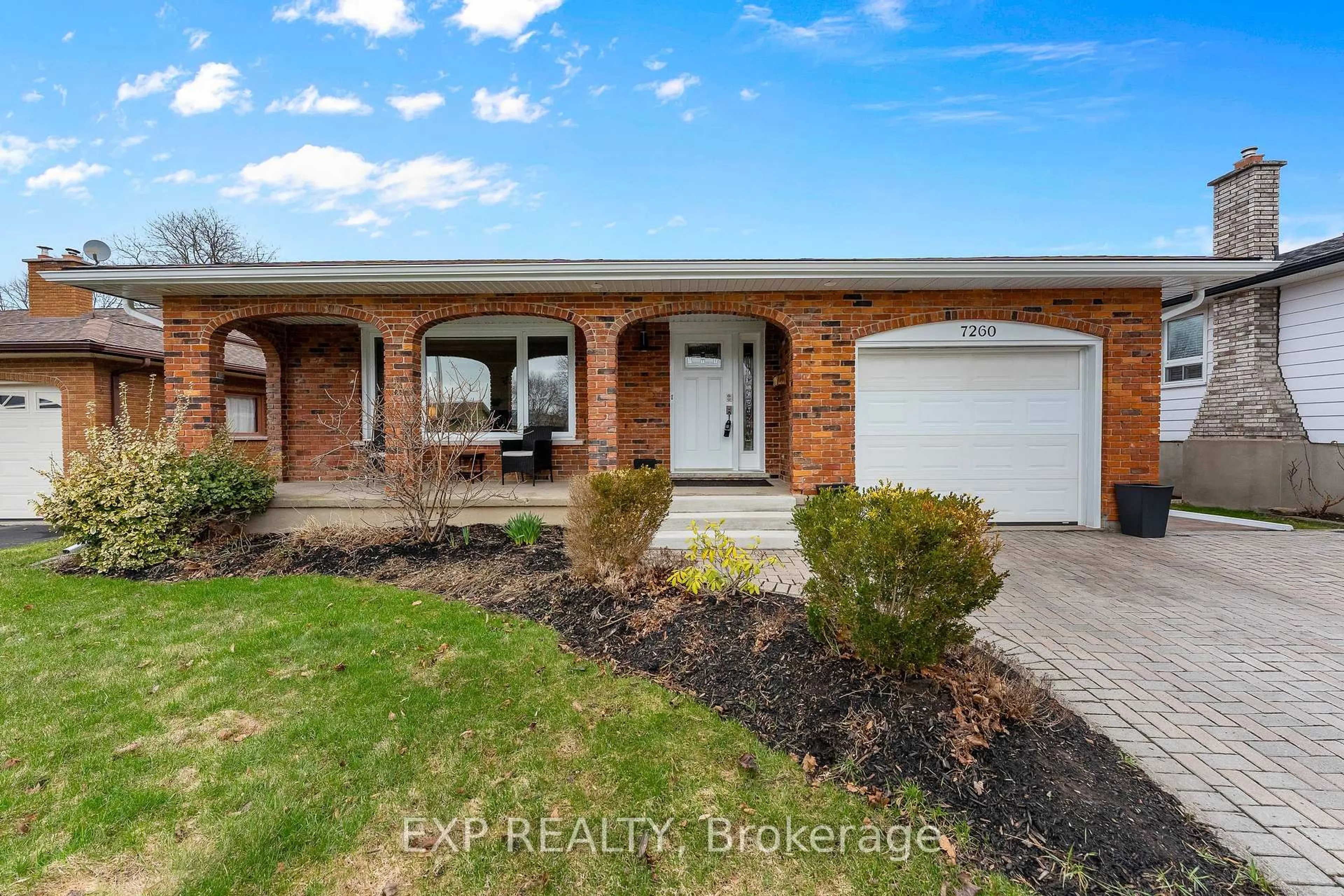 Home with brick exterior material, water/lake/river/ocean view for 7260 Casey St, Niagara Falls Ontario L2J 3R3