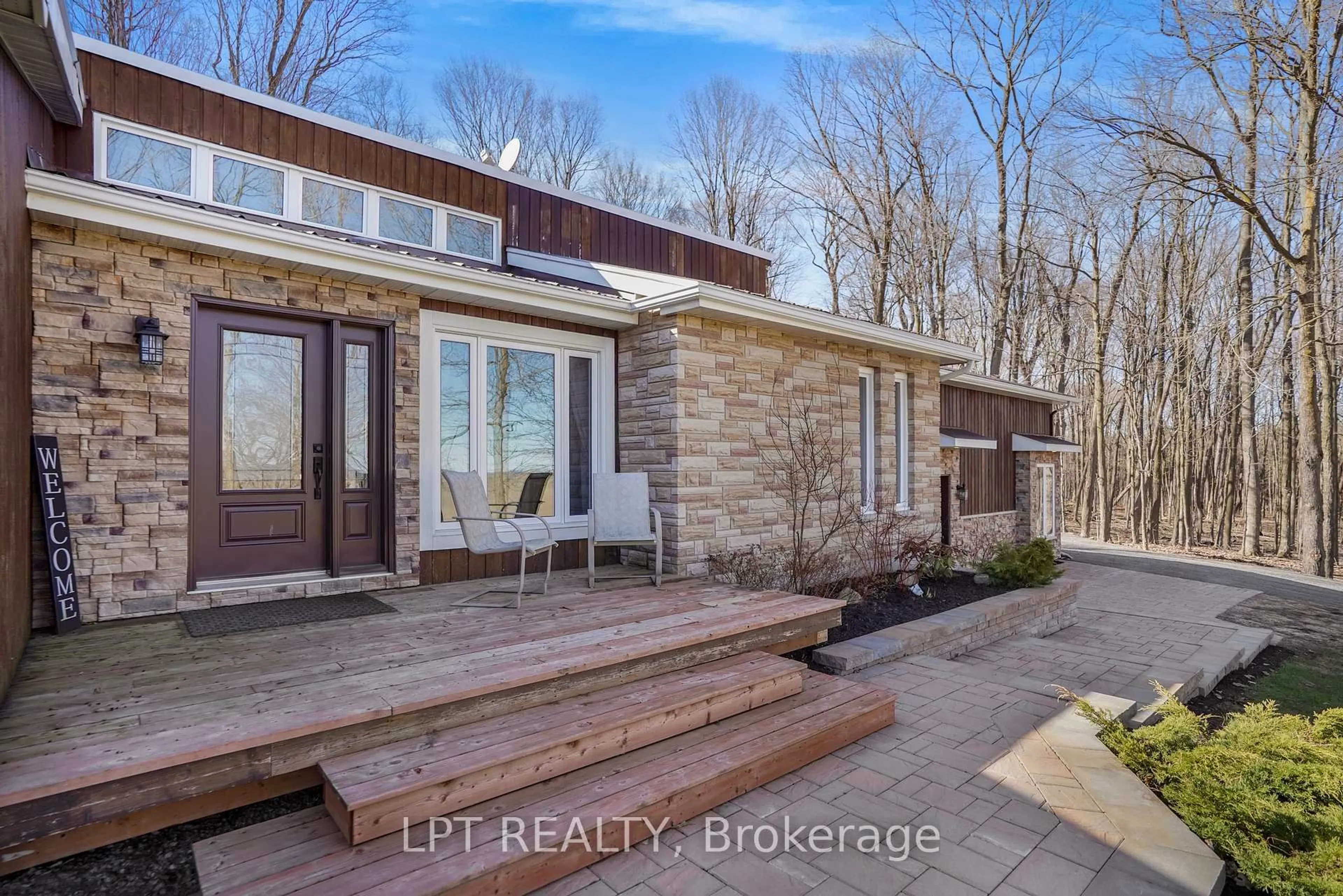 Home with brick exterior material, street for 8180 Gibbs Rd, East Hawkesbury Ontario K0B 1M0